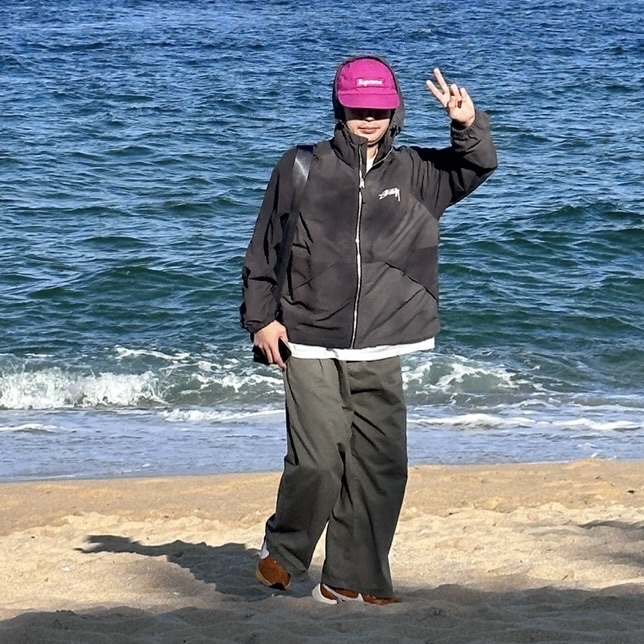 Stussy Wave Dye Beach Shell Jacket Black, Nike Moon Racer Monarch 착용 스타일 - 1