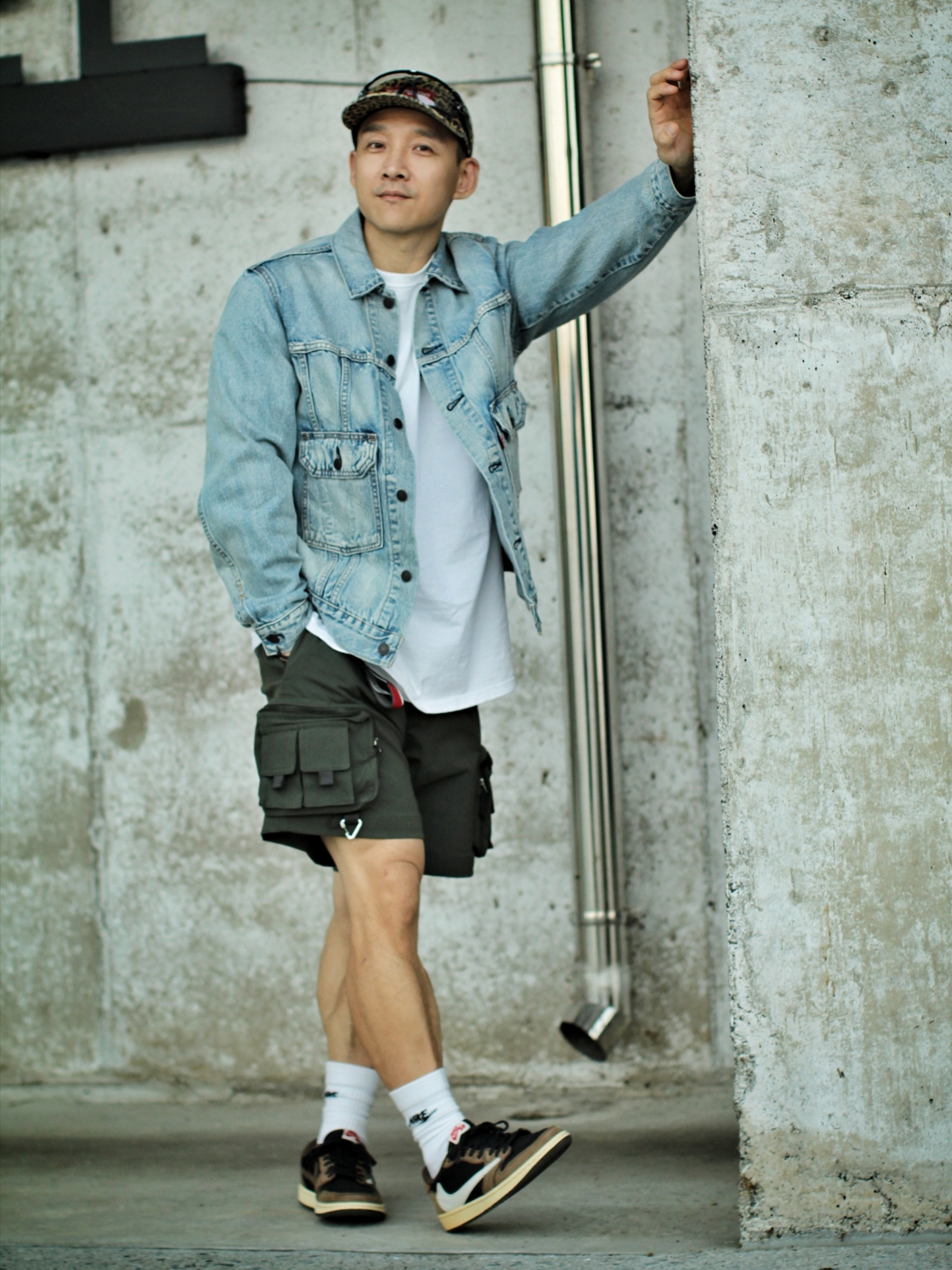 Oakley Radar EV Advancer Matte Black Frame Clear To Black Iridium Photochromic Lenses Universal Fit, Nike ACG Cargo Shorts Sequoia - Asia 착용 스타일 - 3