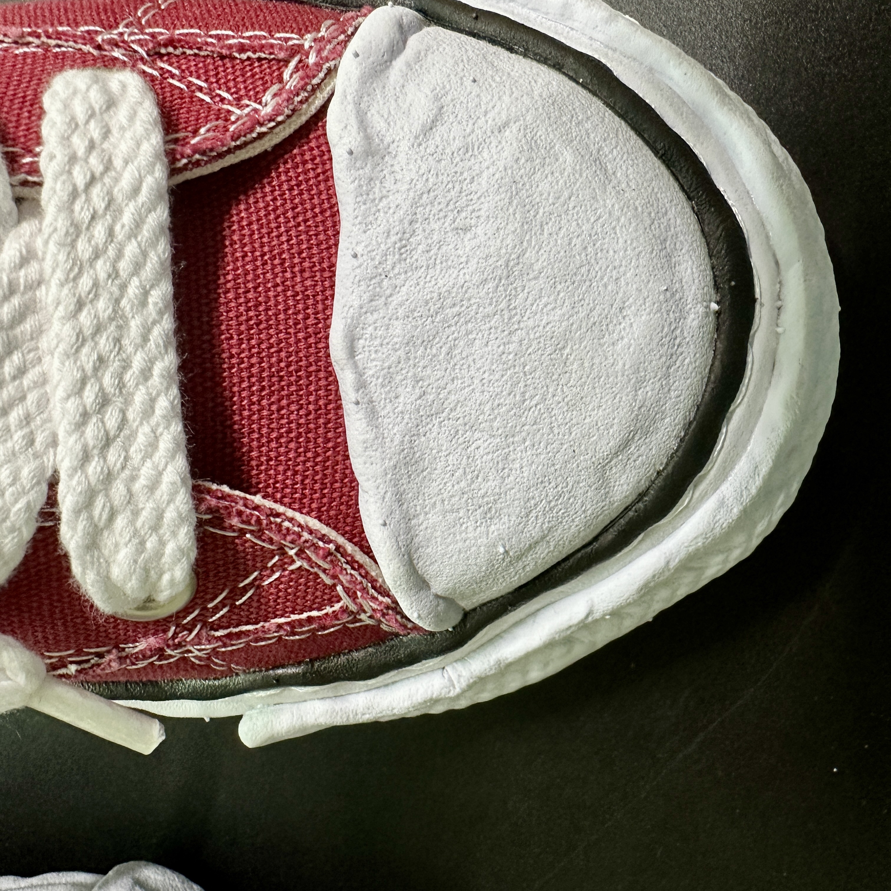 Maison Mihara Yasuhiro Peterson23 OG Sole Canvas Low-top Sneakers Bordeaux 착용 스타일 - 2