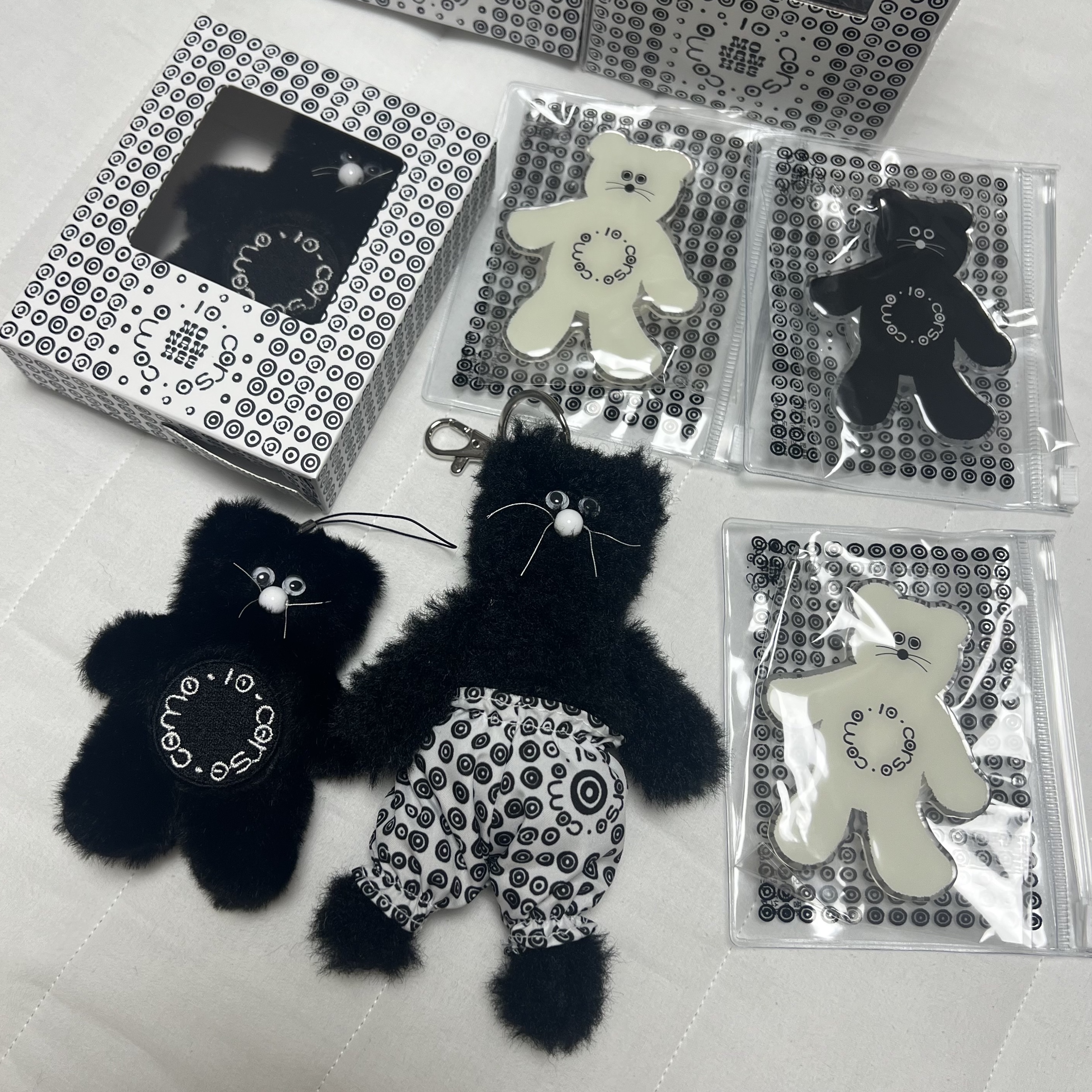Monamhee x 10 Corso Como Bianco Phone Strap Black, Monamhee x 10 Corso Como Bianco Keyring Black 착용 스타일 - 4