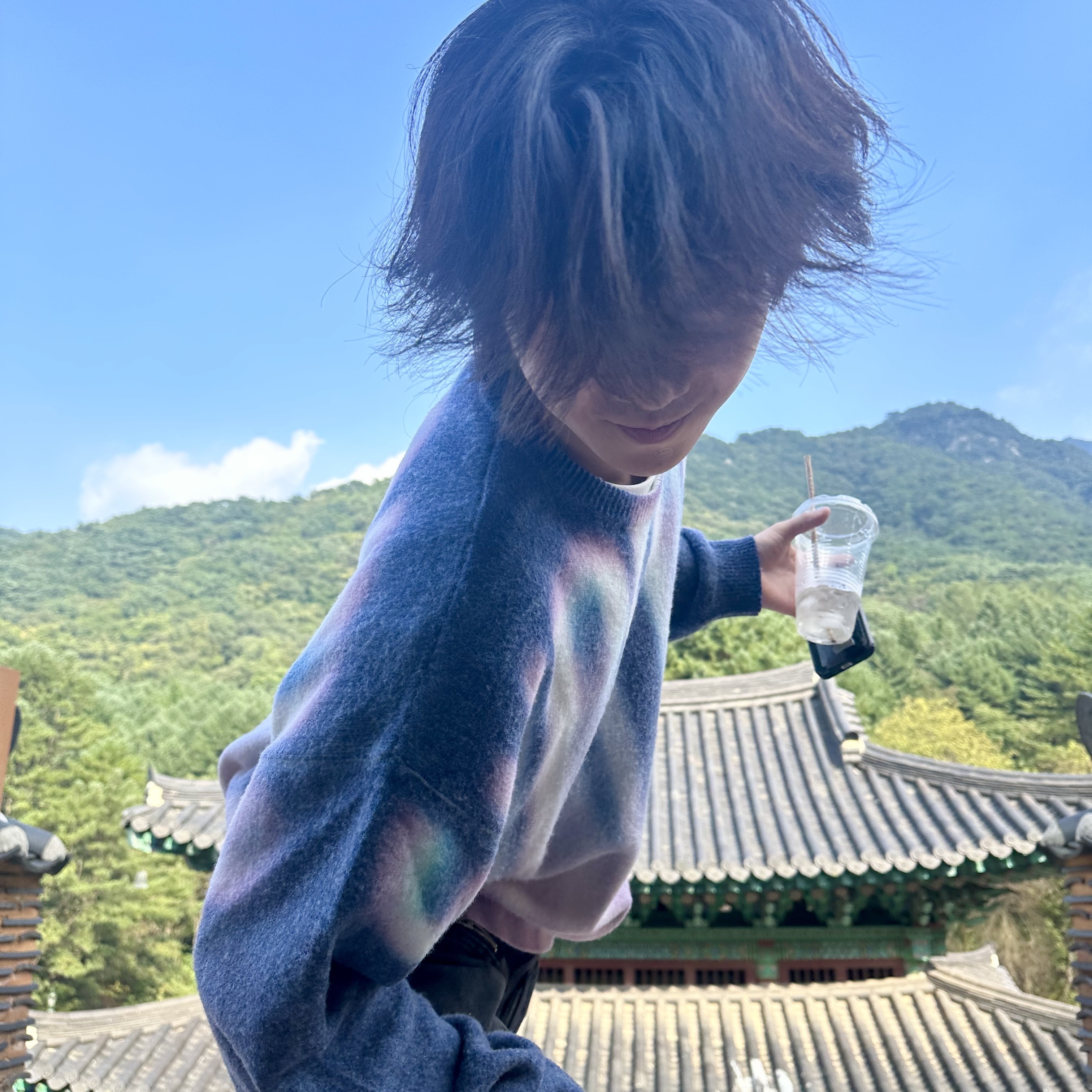 Supreme Blurred Logo Sweater Blue - 23FW, Adidas Yeezy Foam RNNR MX Cinder 착용 스타일 - 3