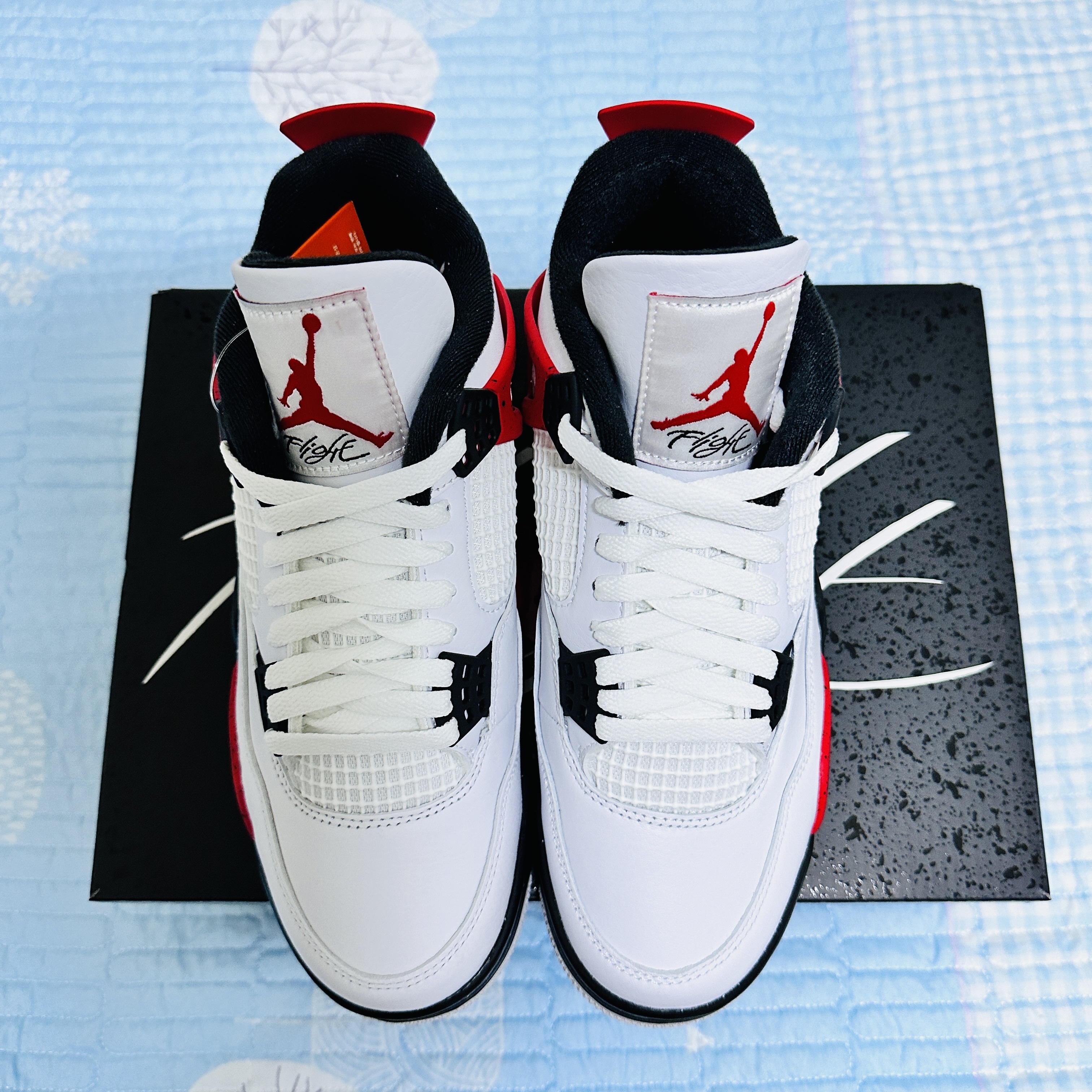 Jordan 4 Retro Red Cement 착용 스타일 - 1