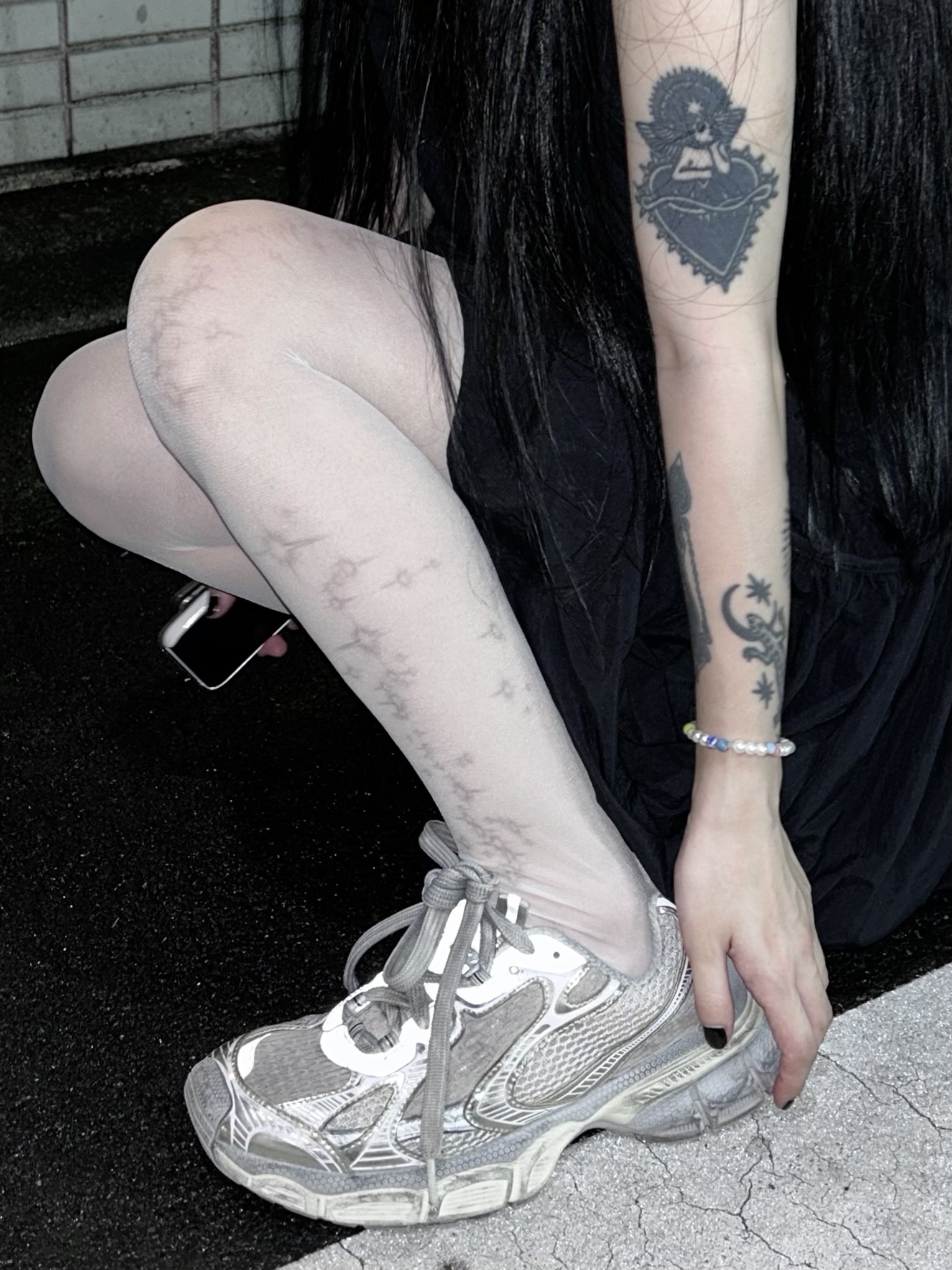 Sik-K Kiss Sik, (W) Balenciaga 3XL Sneakers Light Beige 착용 스타일
