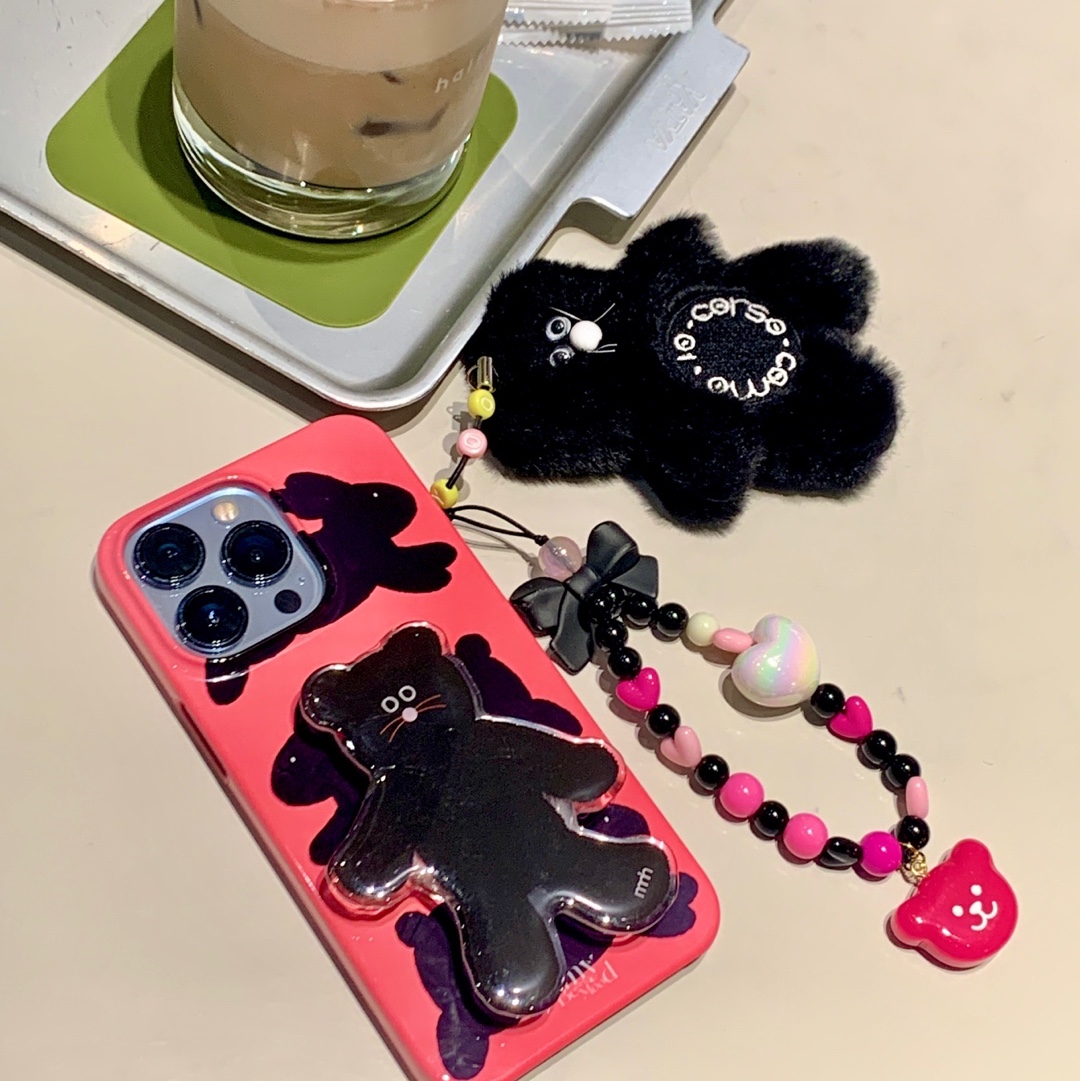 Monamhee x 10 Corso Como Bianco Keyring Black, COS Quilted Micro Bag Purple 착용 스타일 - 4
