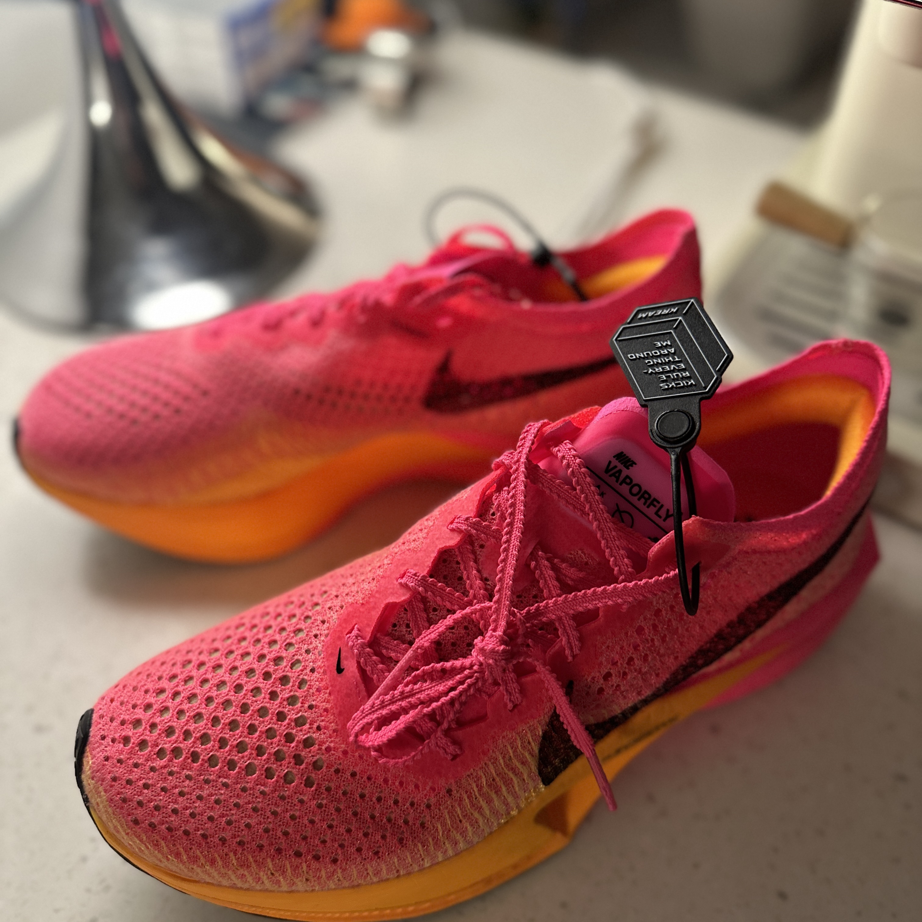 Nike ZoomX Vaporfly Next% 3 Hyper Pink 착용 스타일