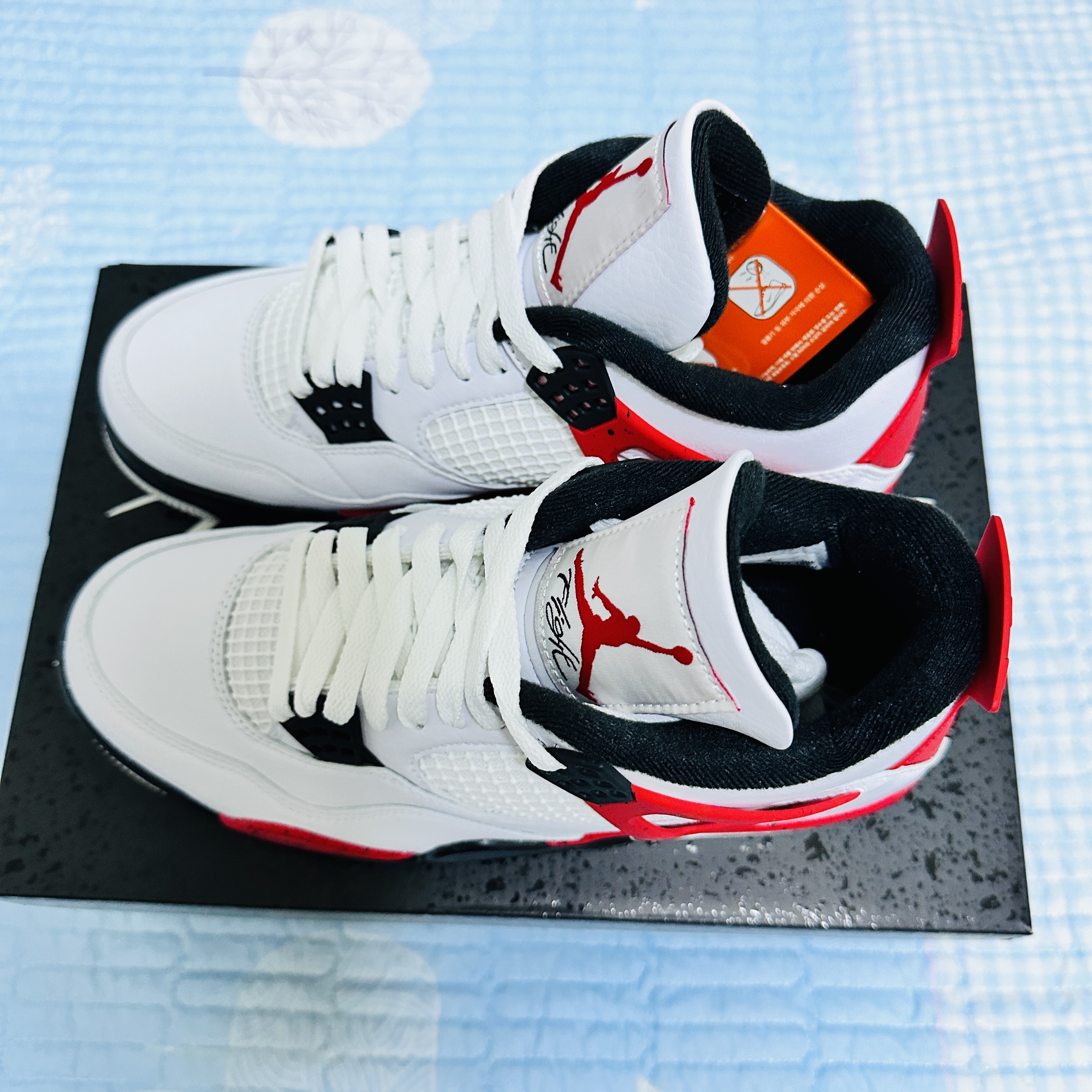 Jordan 4 Retro Red Cement 착용 스타일 - 2