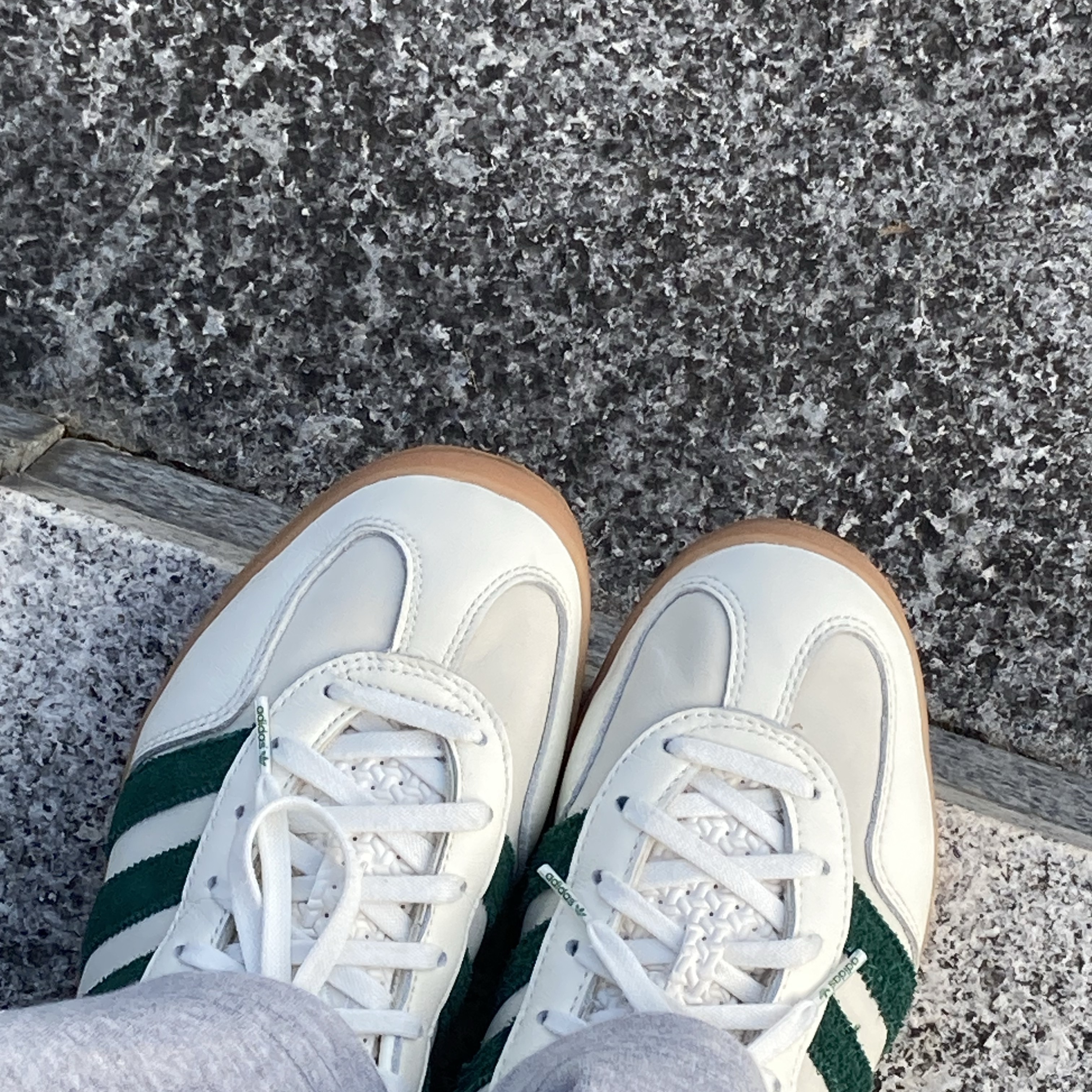 Adidas x Emmi Gazelle Indoor Off White Dark Green 착용 스타일
