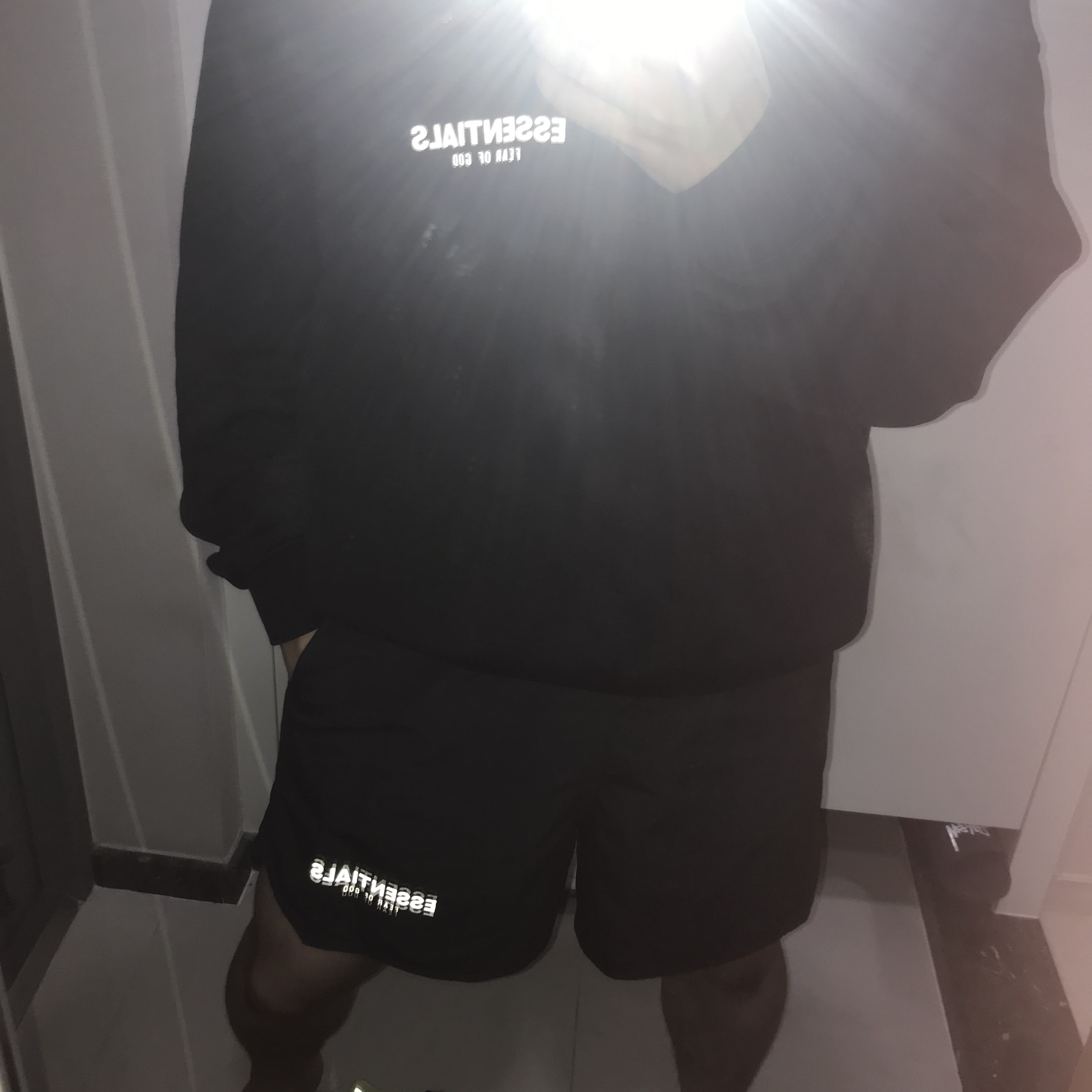 Essentials Volley Shorts Black - 21SS, Essentials Long Sleeve Boxy Polo Black - 20FW 착용 스타일