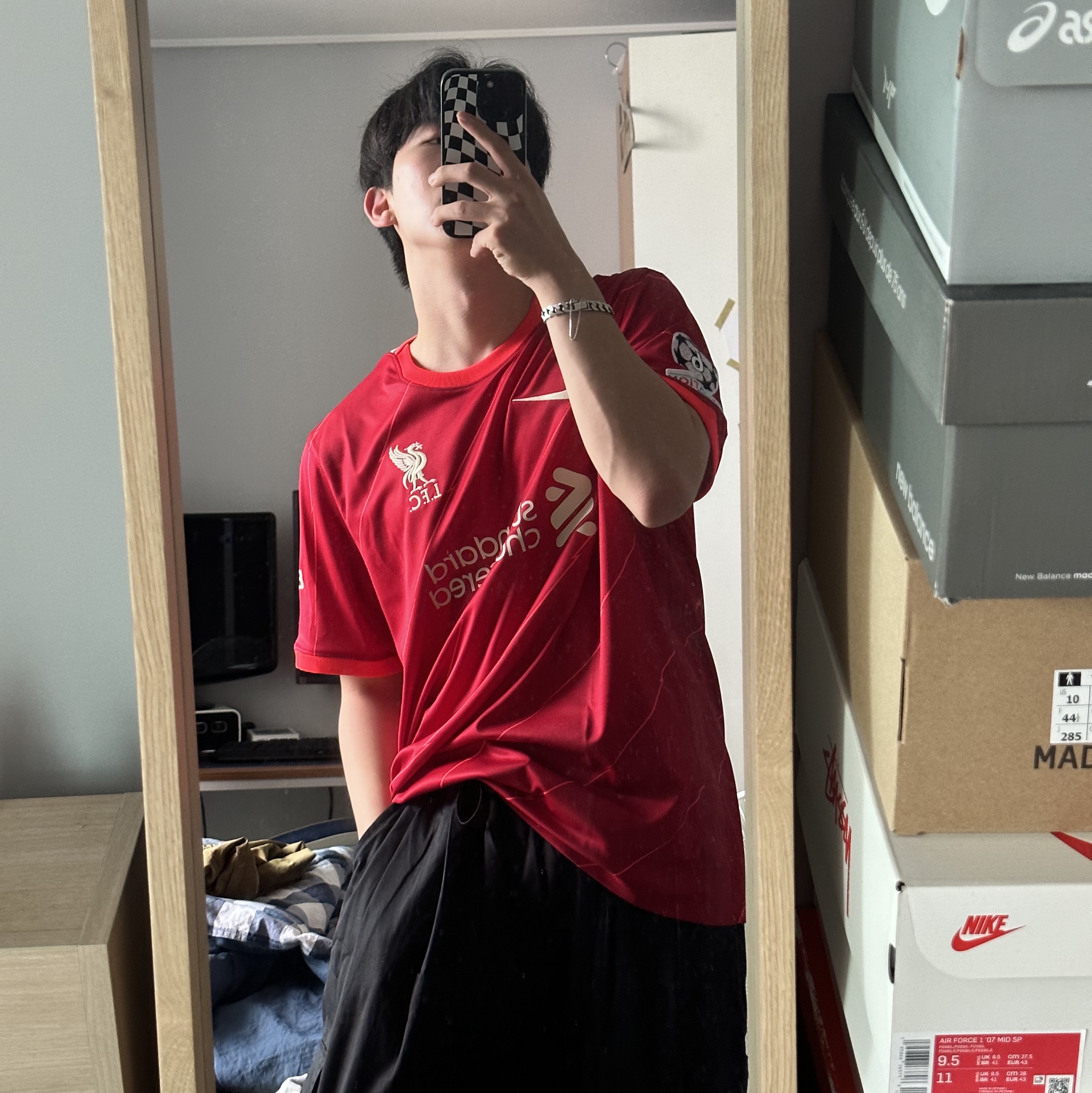 Nike Liverpool FC 2021/22 Dri-Fit ADV Match Home Jersey Gym Red (Non Marking Ver.) 착용 스타일