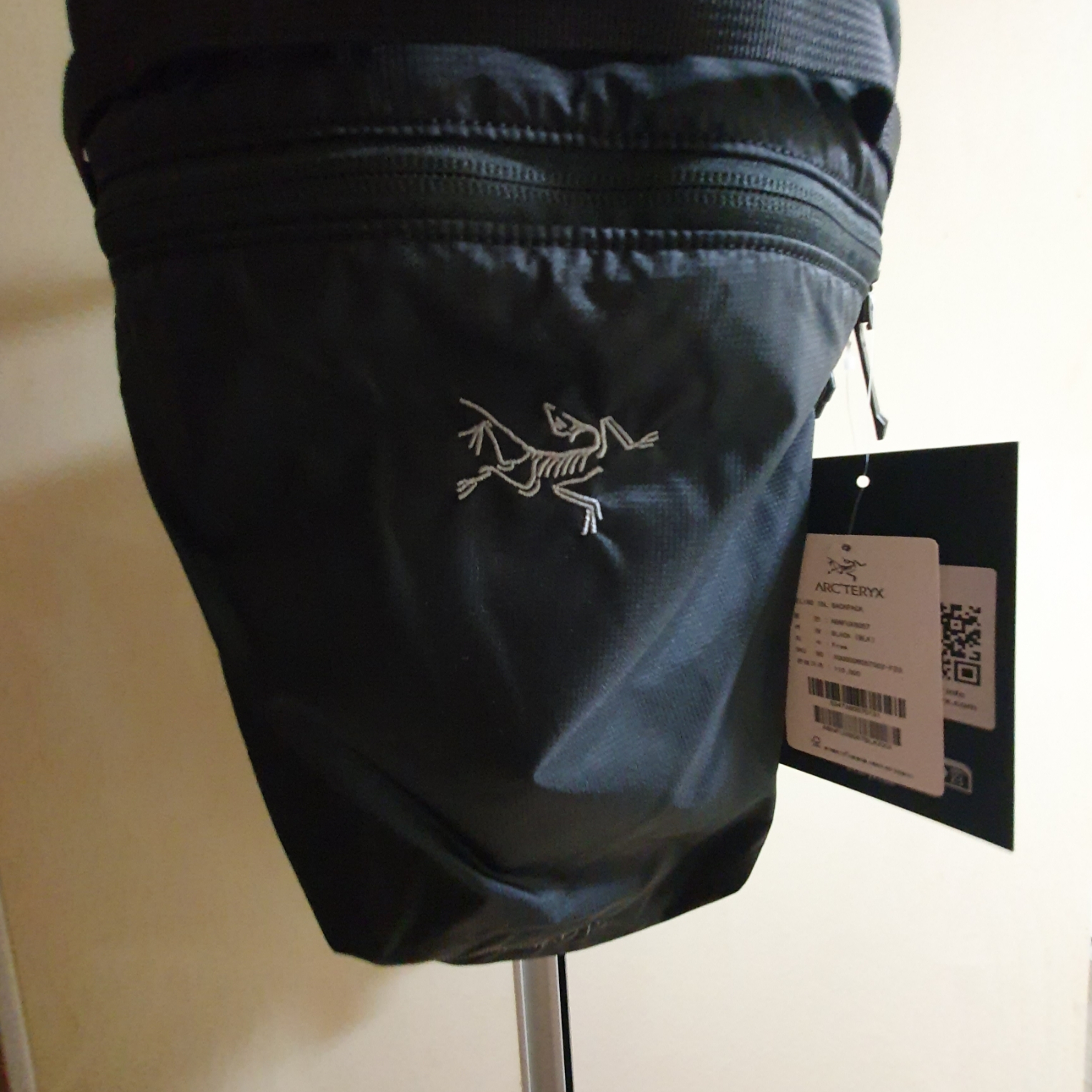 Arc'teryx Heliad 15 Backpack Black 착용 스타일