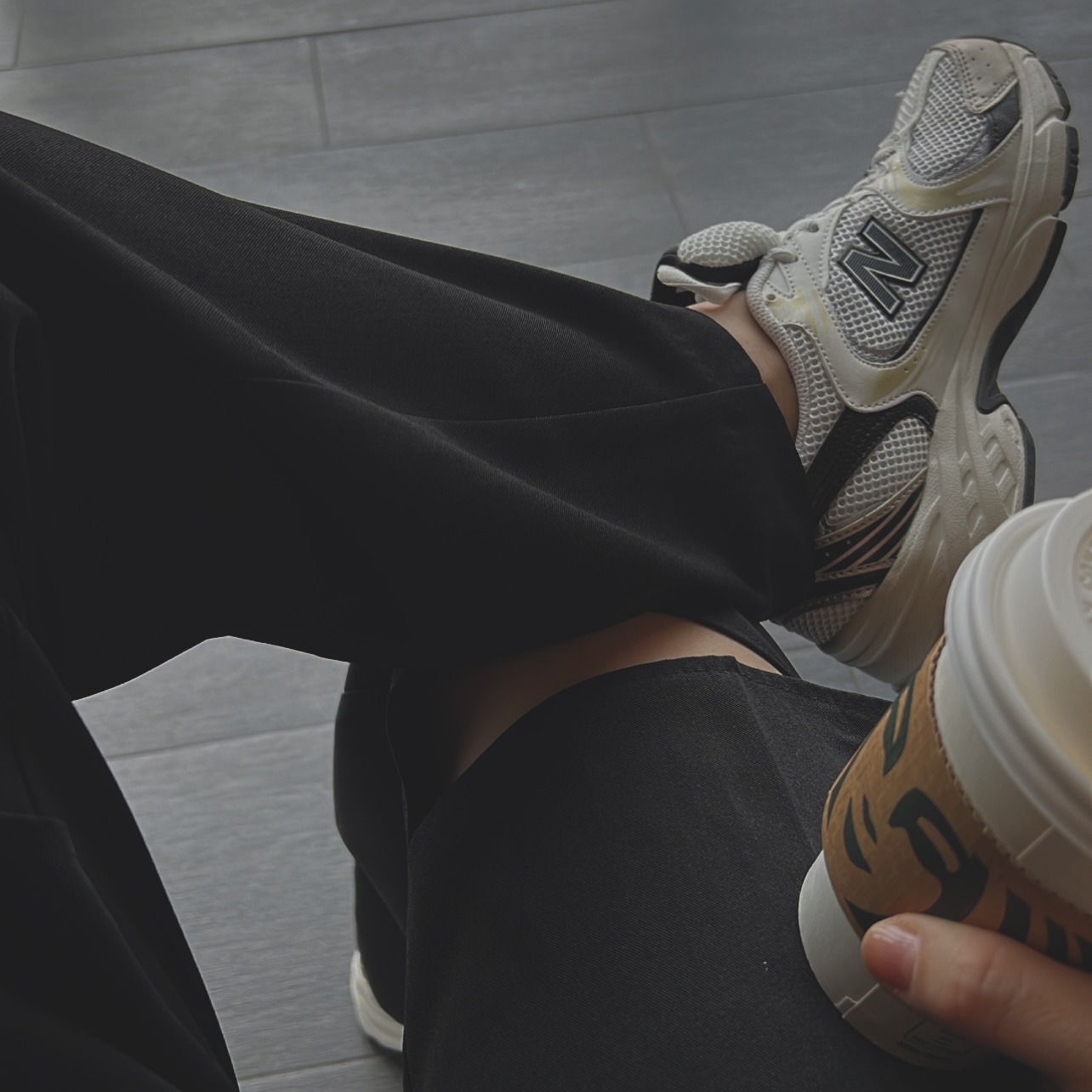New Balance 530 White Gold 착용 스타일