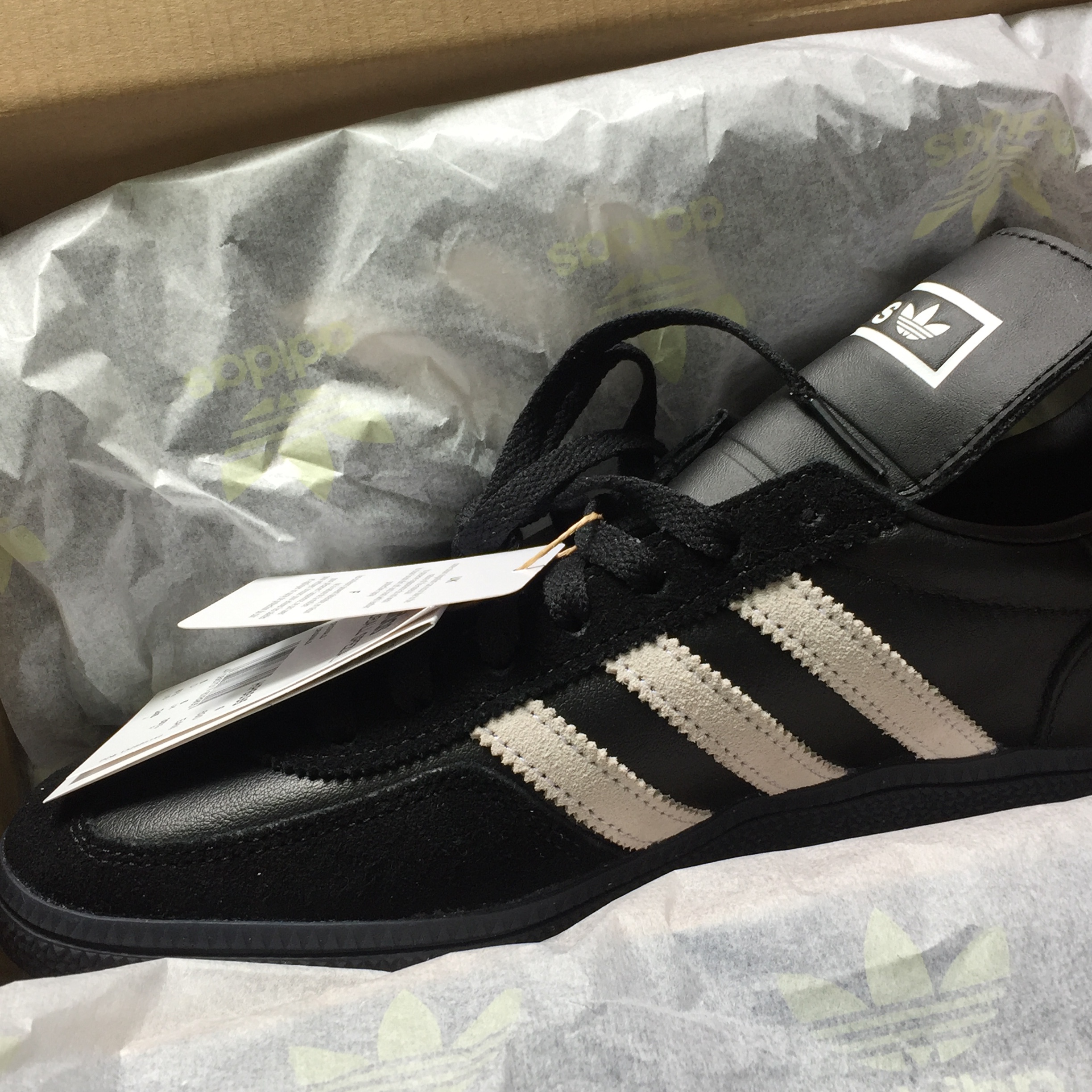 Adidas Spezial Handball Core Black Cloud White 착용 스타일 - 3