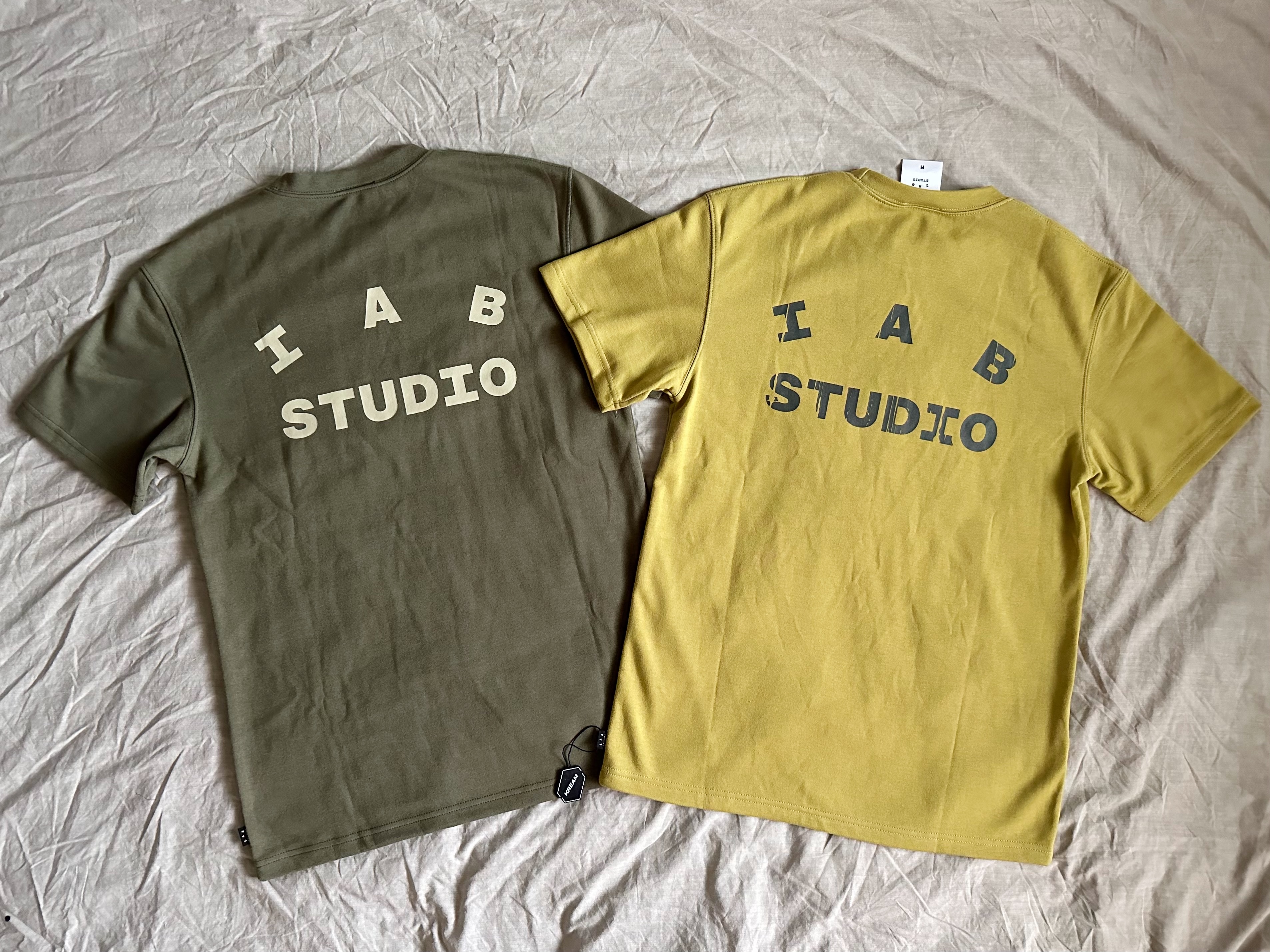 IAB Studio x D.P. T-Shirt Army Green, IAB Studio x D.P. T-Shirt Olive Green 착용 스타일 - 1