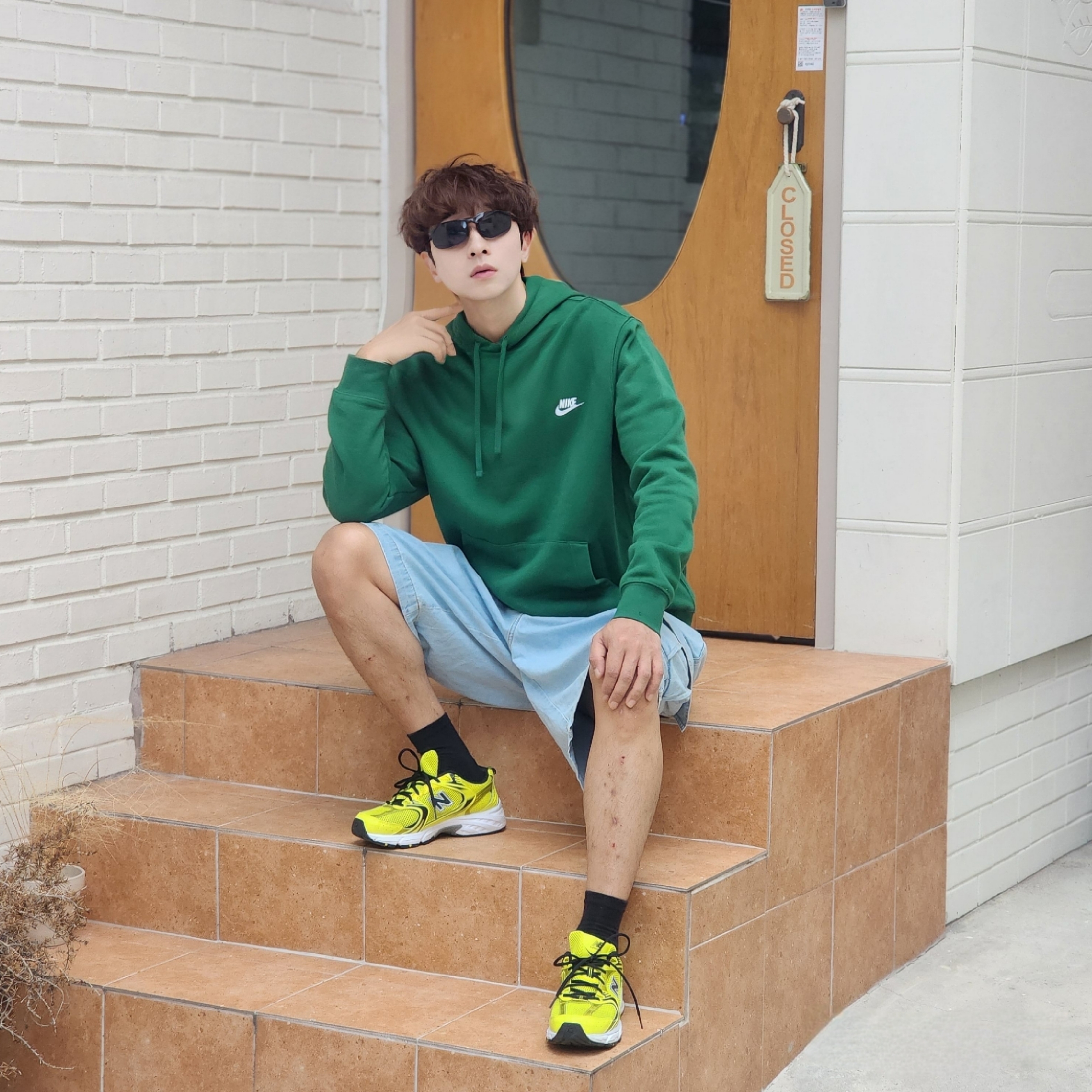 New Balance 530 Yellow, Nike NSW Club Fleece Pullover Hoodie Gorge Green - Asia 착용 스타일 - 3