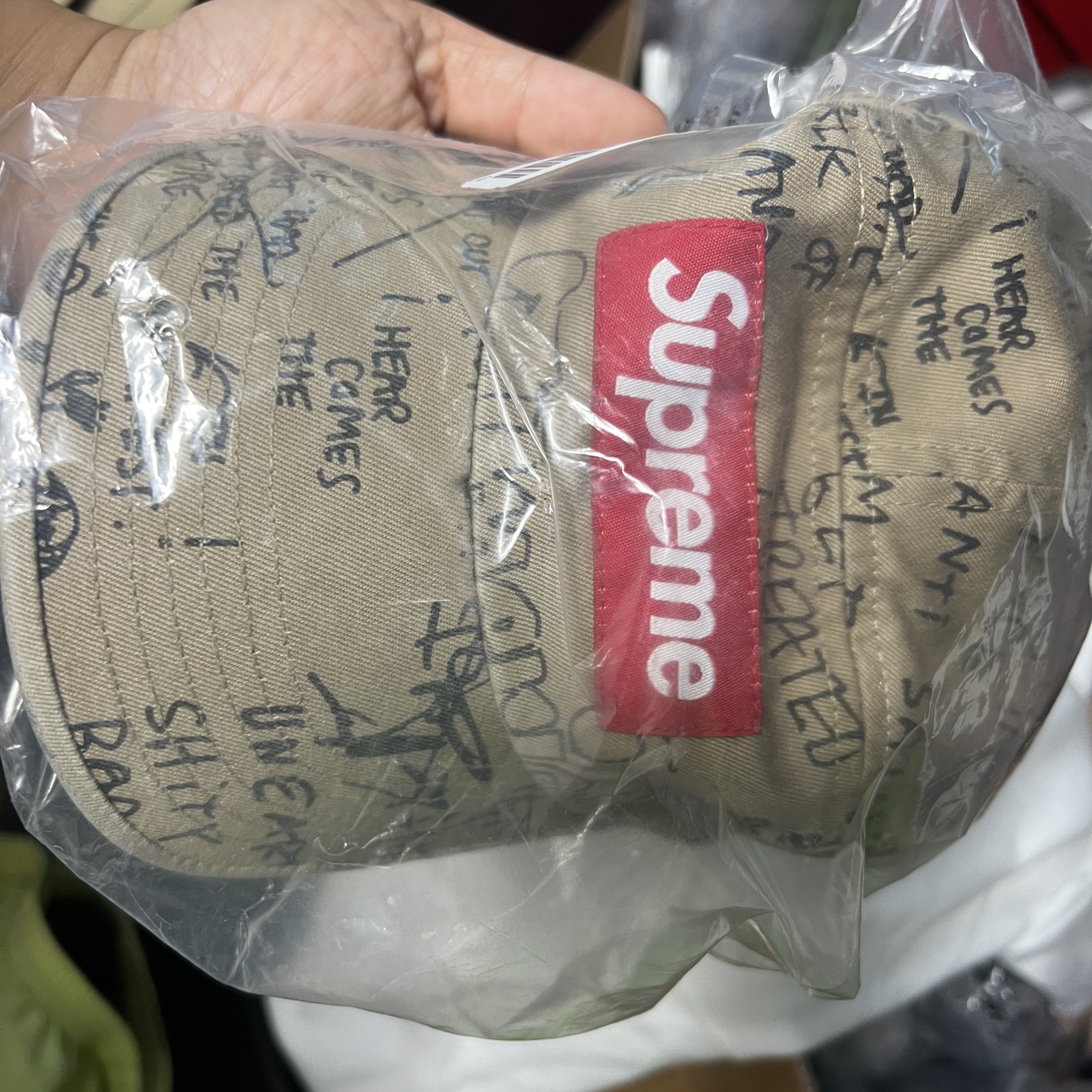 Supreme Gonz Poems Camp Cap Khaki - 23SS 착용 스타일
