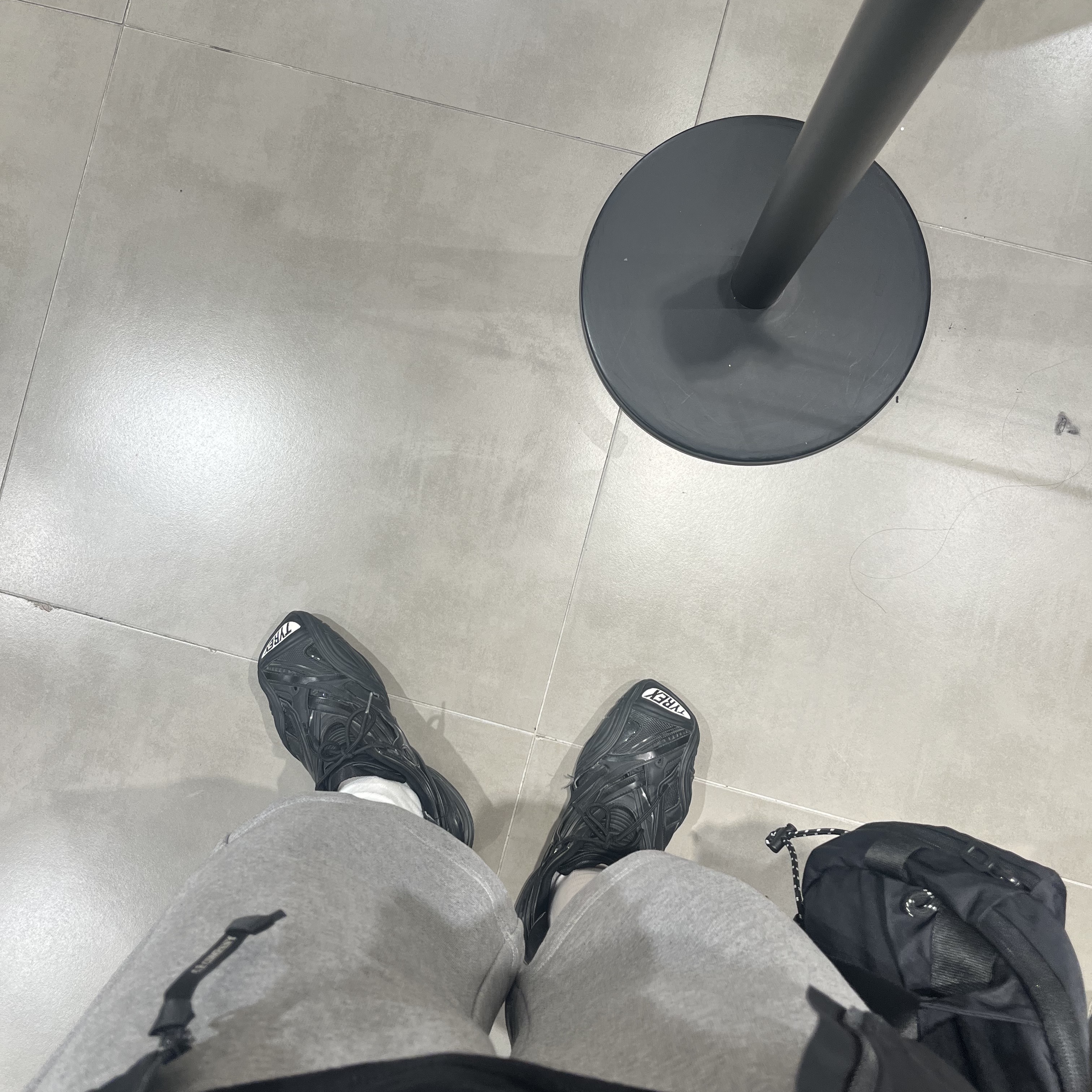 Balenciaga Tyrex Sneakers Black 착용 스타일