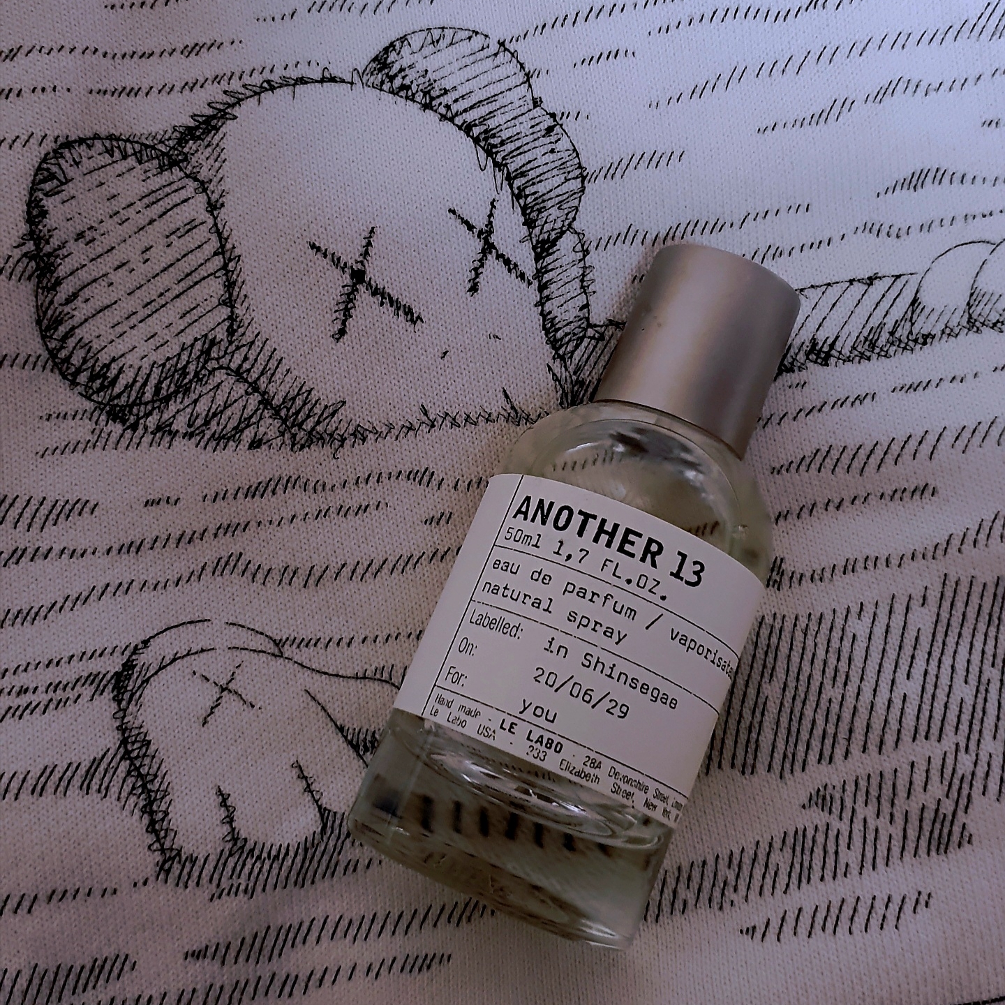 Le Labo Another 13 Eau De Parfum 100ml, Uniqlo UT x Kaws Long Sleeve Sweatshirt Off White 착용 스타일