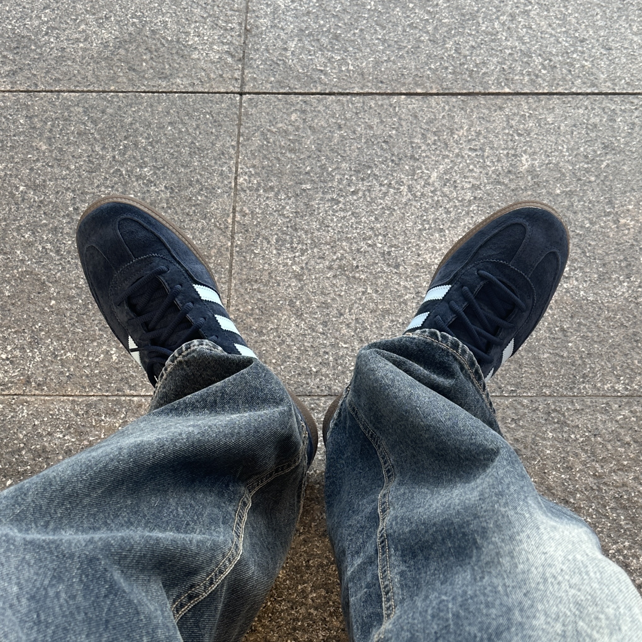 Adidas Spezial Handball Collegiate Navy 착용 스타일