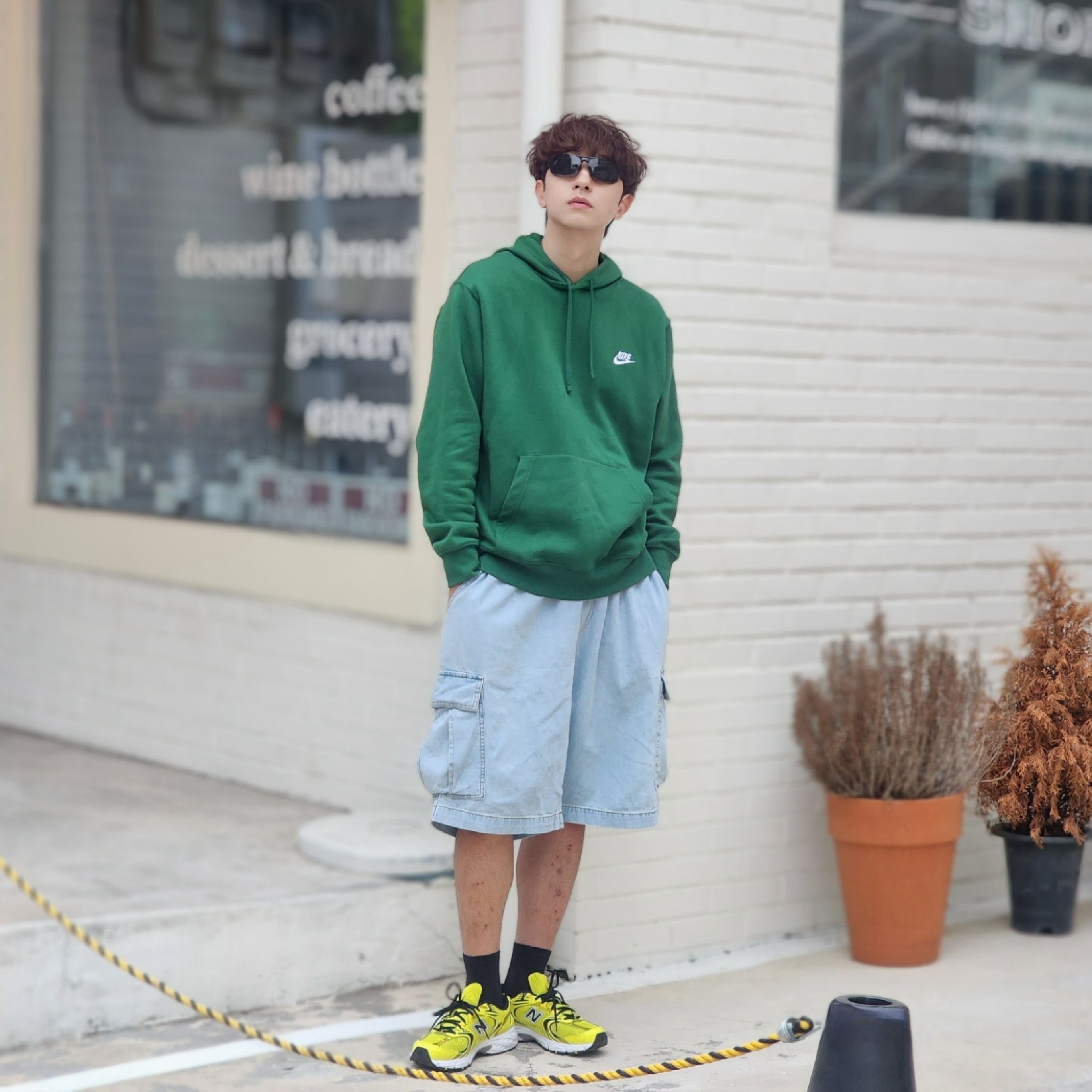 New Balance 530 Yellow, Nike NSW Club Fleece Pullover Hoodie Gorge Green - Asia 착용 스타일 - 1