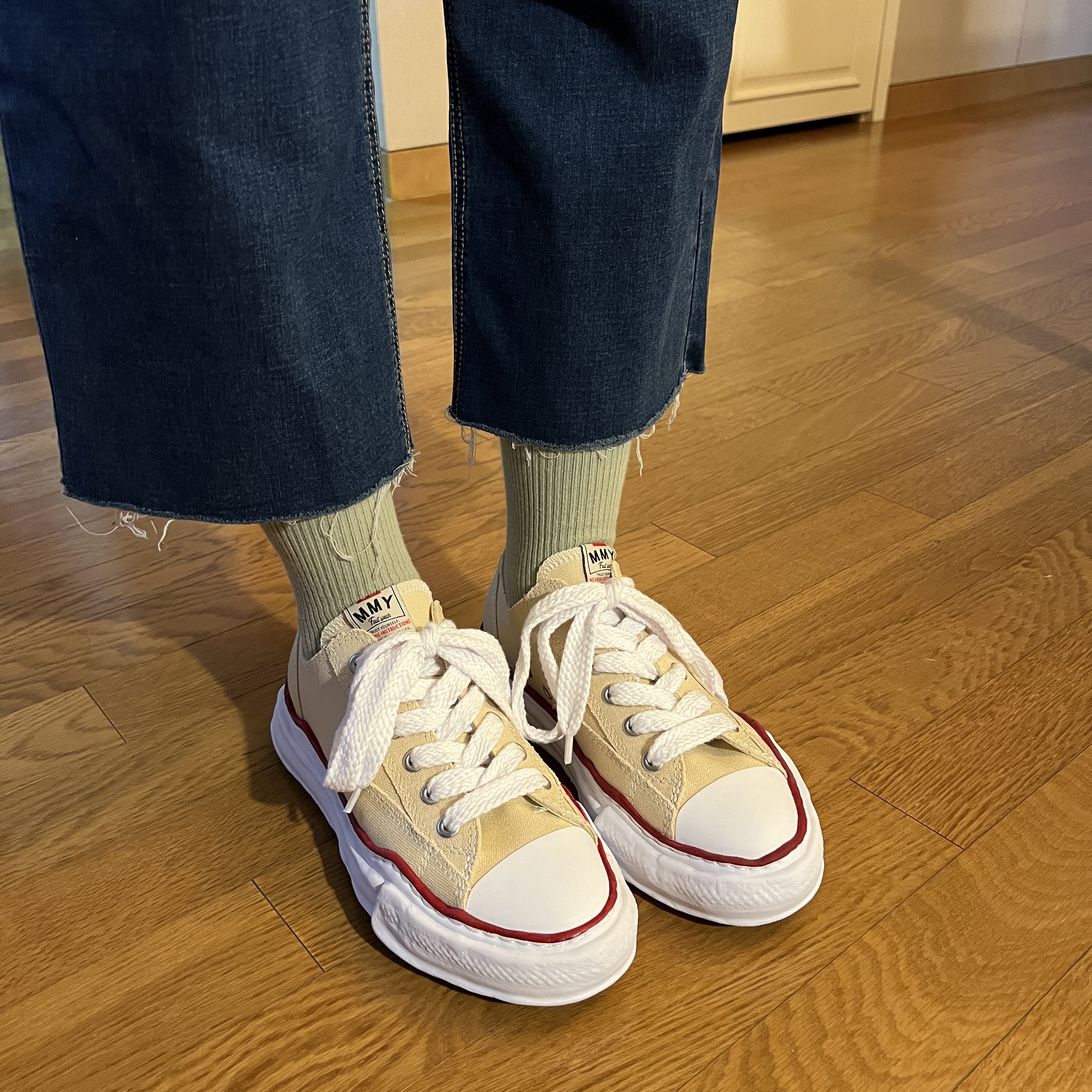 Maison Mihara Yasuhiro Peterson OG Sole Canvas Low-top Sneakers Natural 착용 스타일