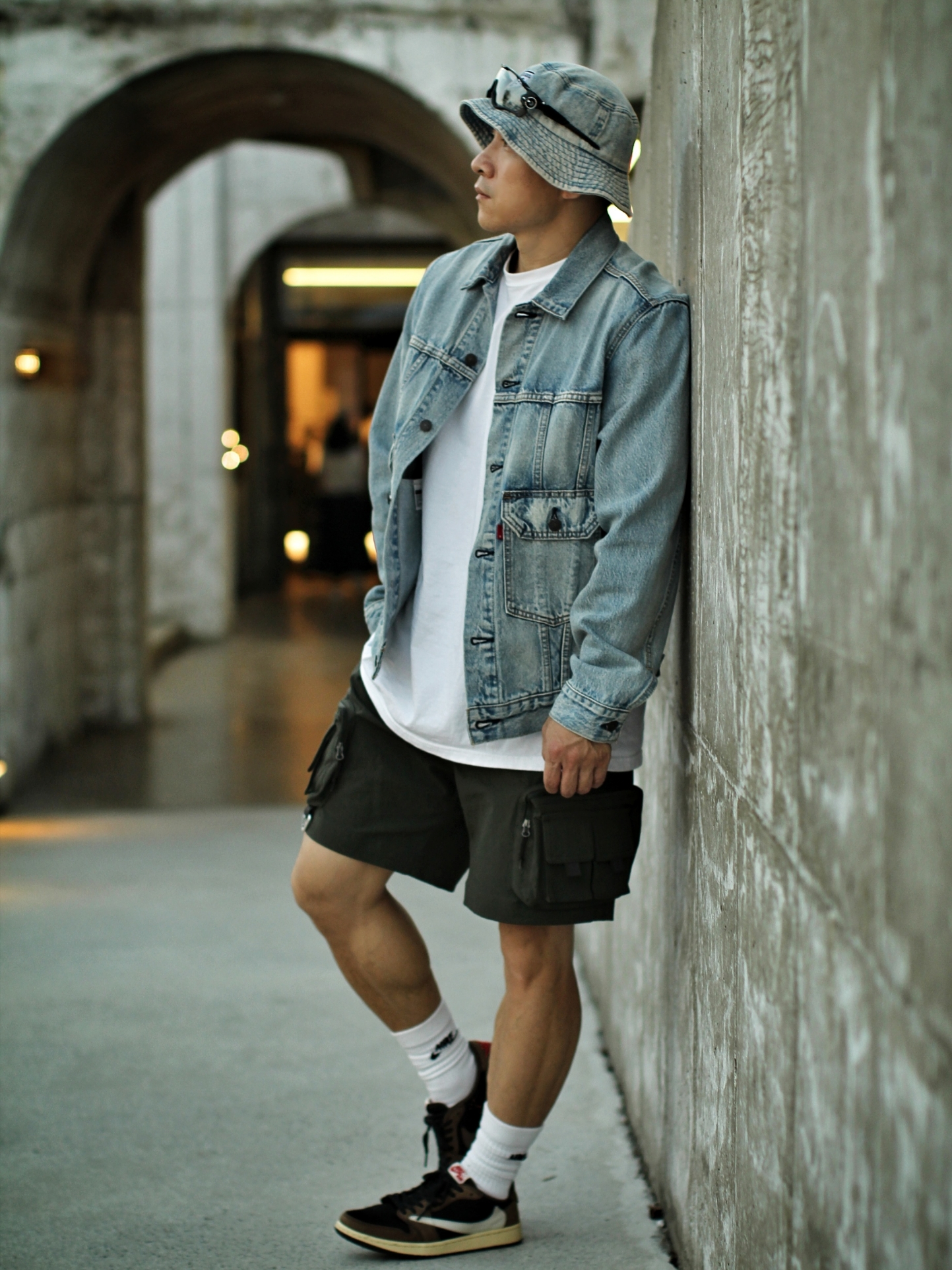 Oakley Radar EV Advancer Matte Black Frame Clear To Black Iridium Photochromic Lenses Universal Fit, Nike ACG Cargo Shorts Sequoia - Asia 착용 스타일 - 1