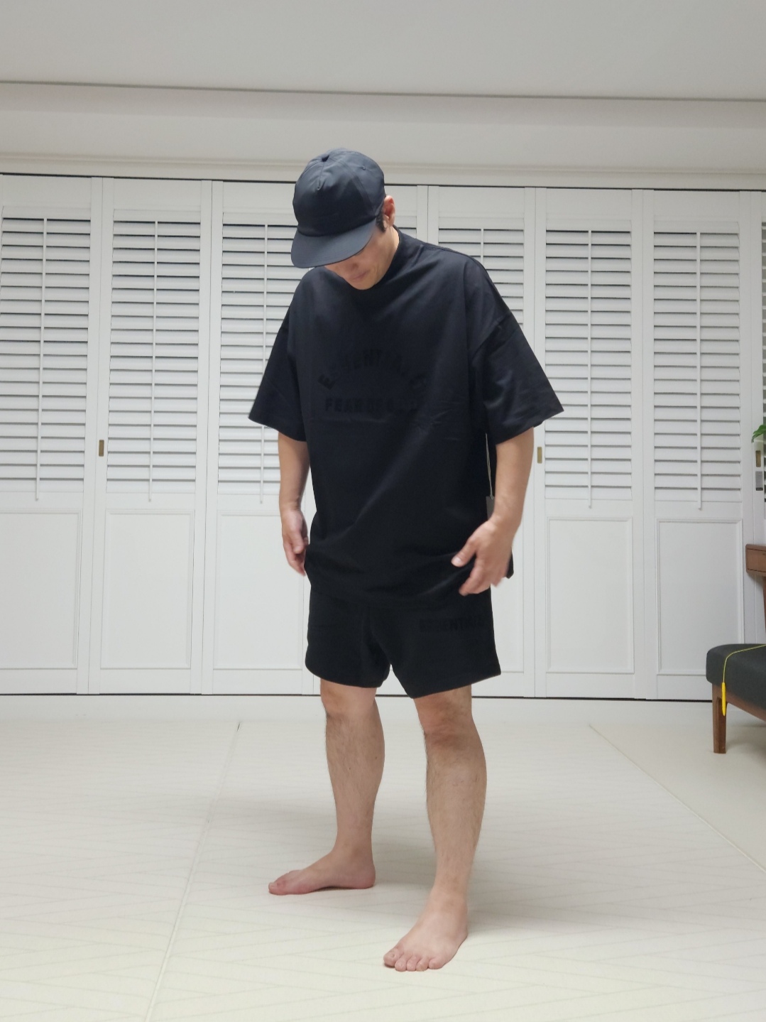 Essentials The Black Collection T-Shirt Black - 23SS, Essentials Nylon Baseball Cap Jet Black 착용 스타일