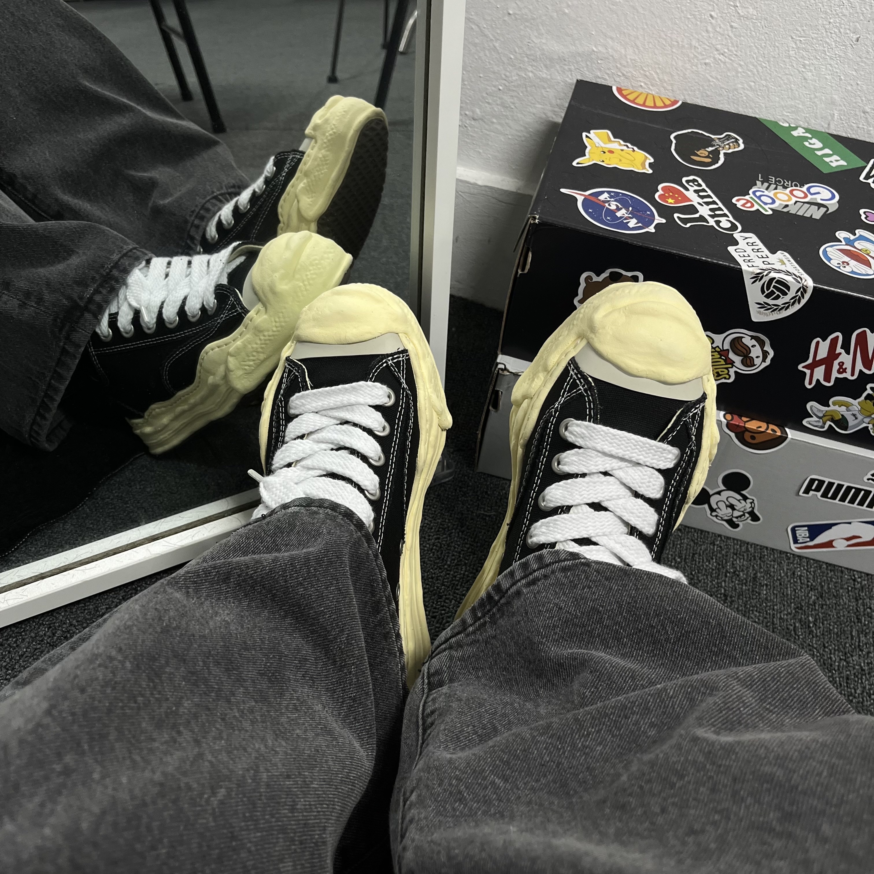 Maison Mihara Yasuhiro Hank VL OG Sole Canvas Low-top Sneakers Black 착용 스타일
