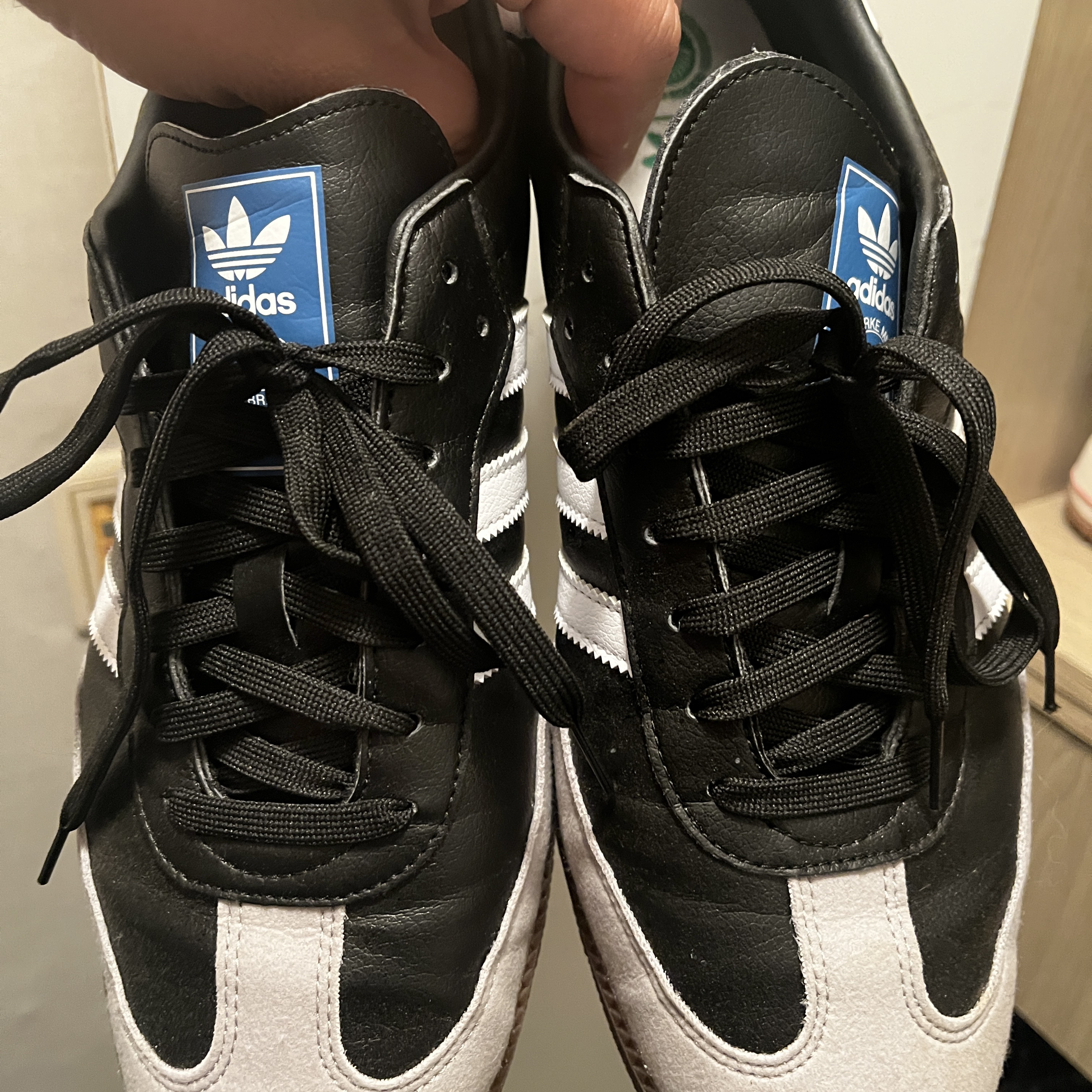 Adidas Samba Vegan Black White 착용 스타일 - 1