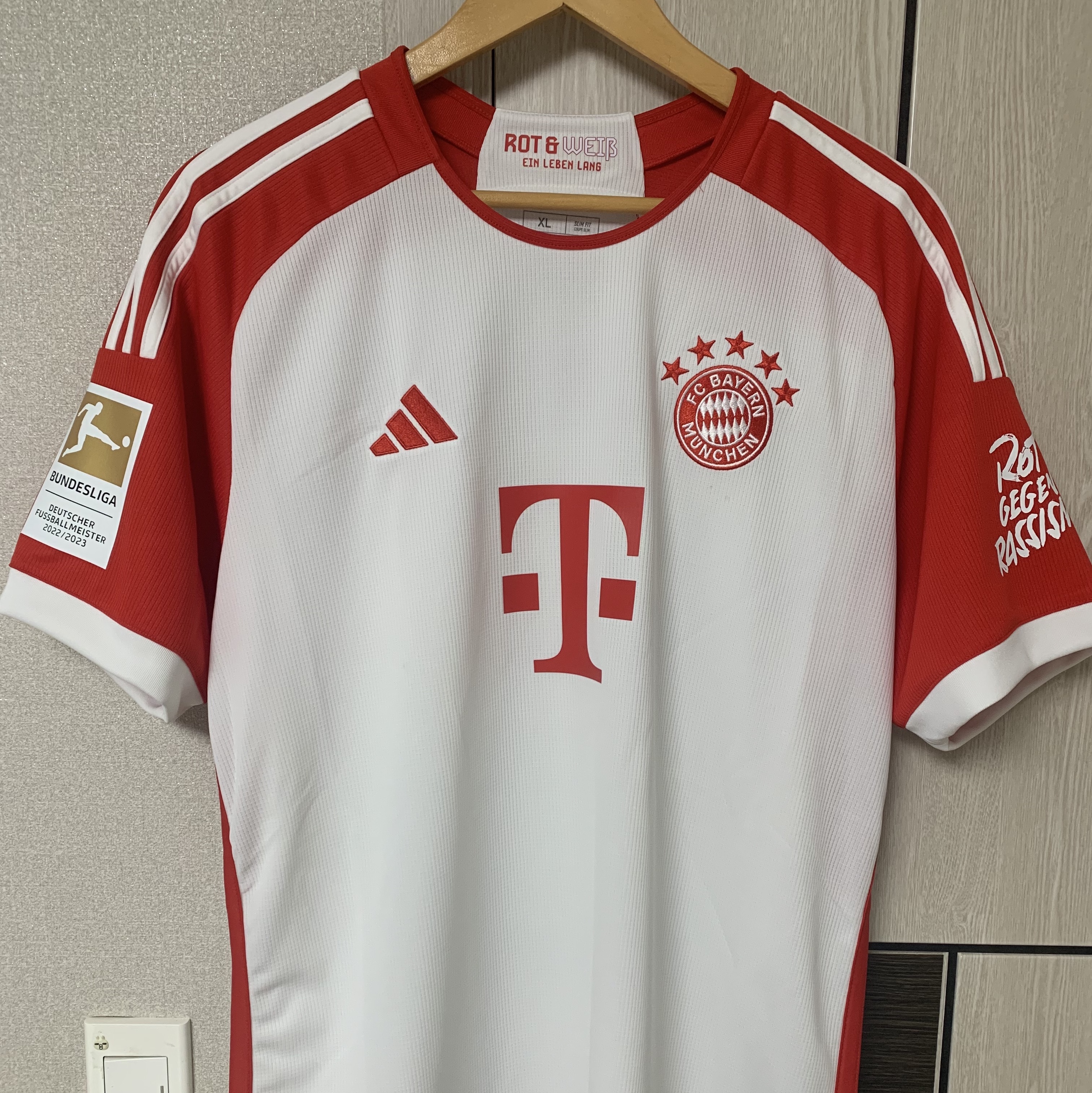 Adidas Bayern Munchen 2023/24 Home Jersey White Red - US Sizing (Non Marking Ver.) 착용 스타일 - 3