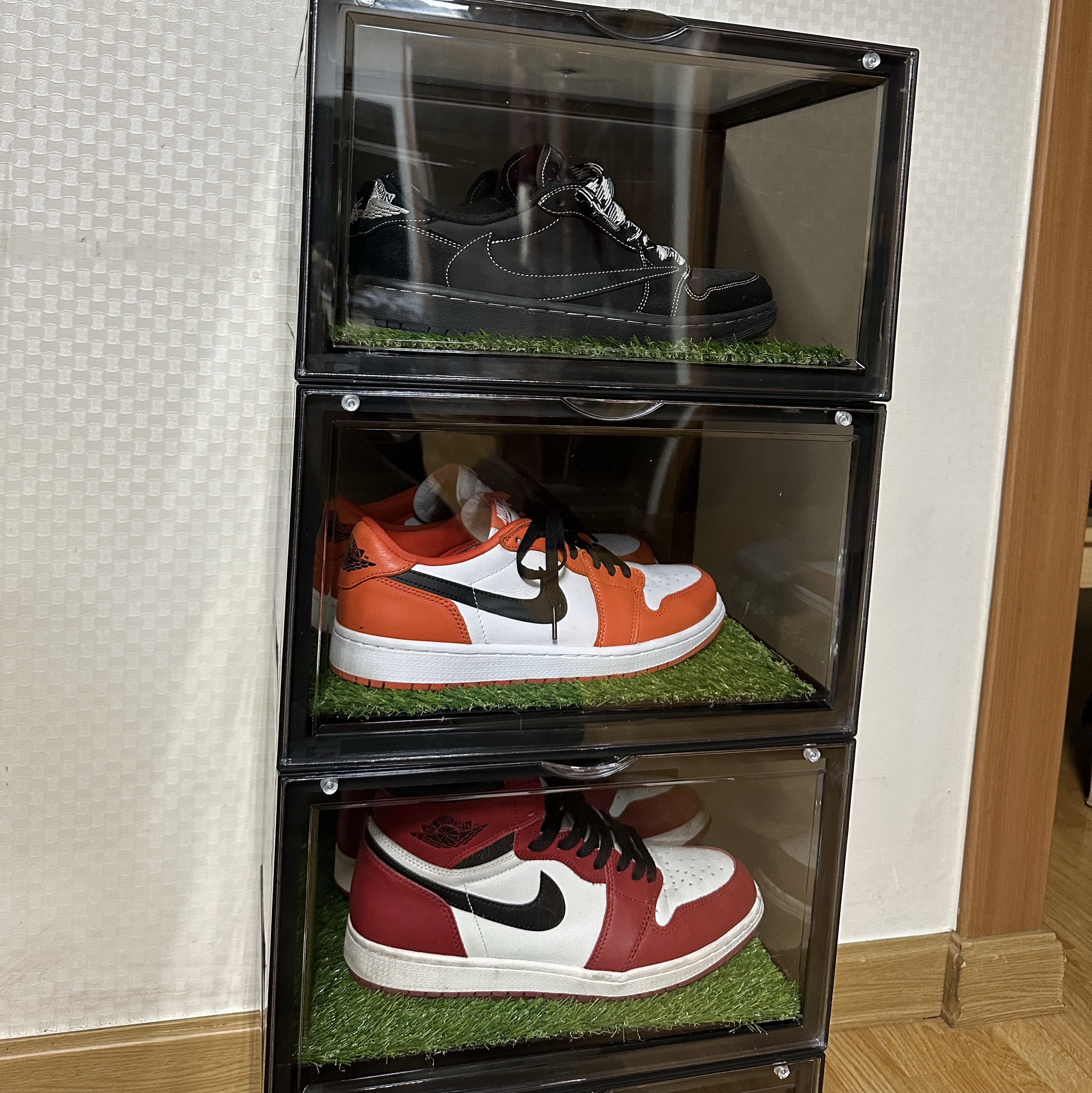 Jordan 1 x Travis Scott Retro Low OG SP Black Phantom, Jordan 1 Retro High OG Chicago 2022 착용 스타일