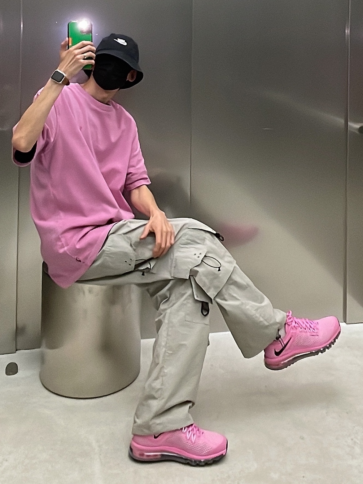 Nike x Stussy Air Max 2013 Psychic Pink, IAB Studio Pigment T-Shirt Magenta 착용 스타일 - 2