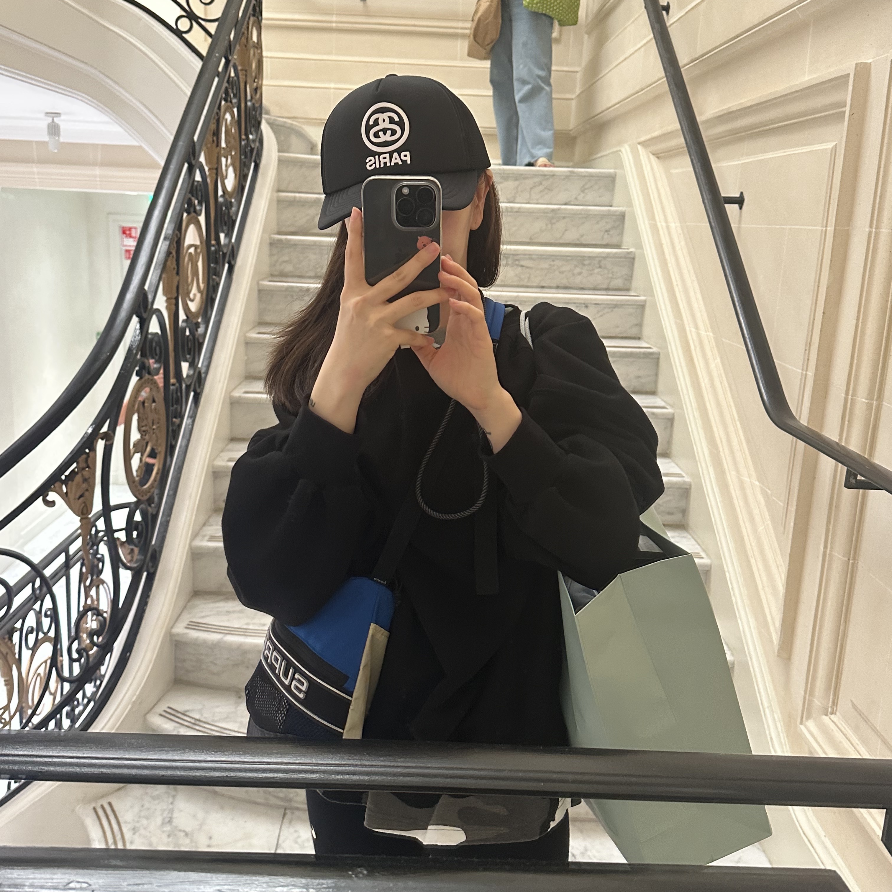 Supreme Shoulder Bag Blue - 23FW, Supreme Collegiate S/S Top Snow Camo - 23FW 착용 스타일 - 2