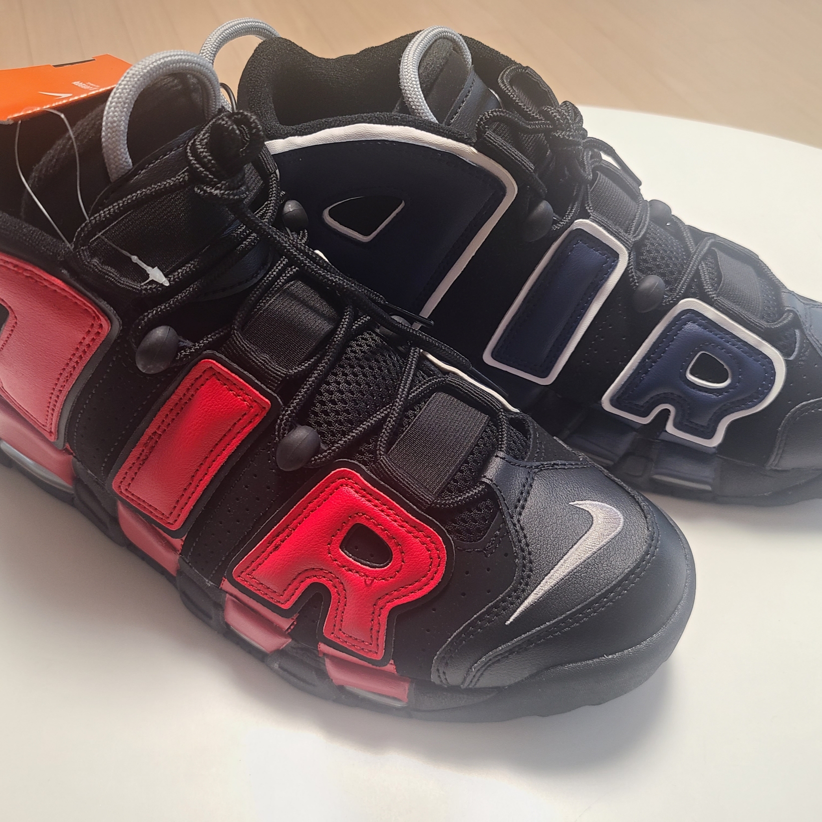 Nike Air More Uptempo 96 Black University Red 착용 스타일 - 1