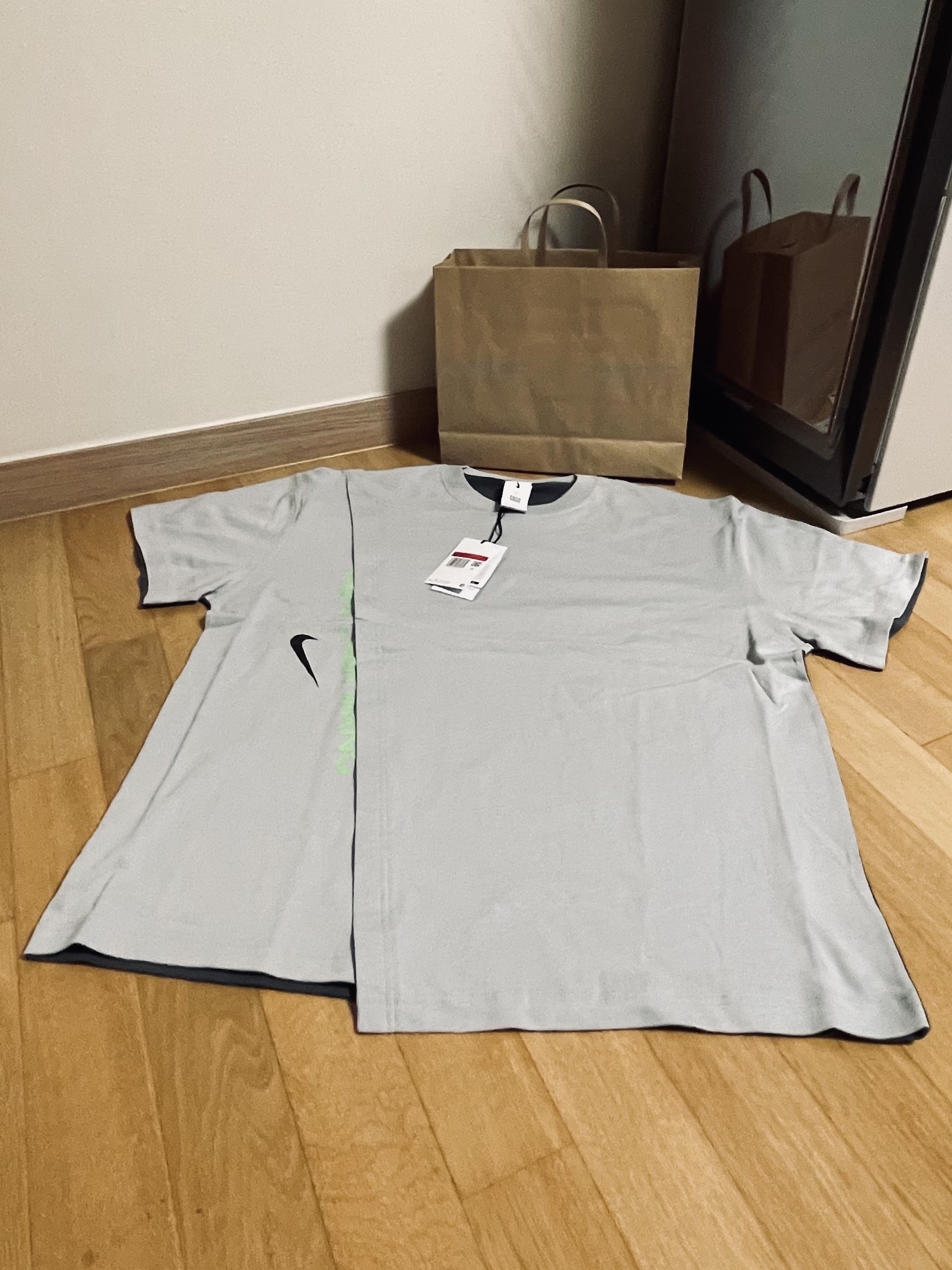 Nike x Feng Chen Wang Pro T-Shirt Light Smoke Grey (DV4011-077) 착용 스타일
