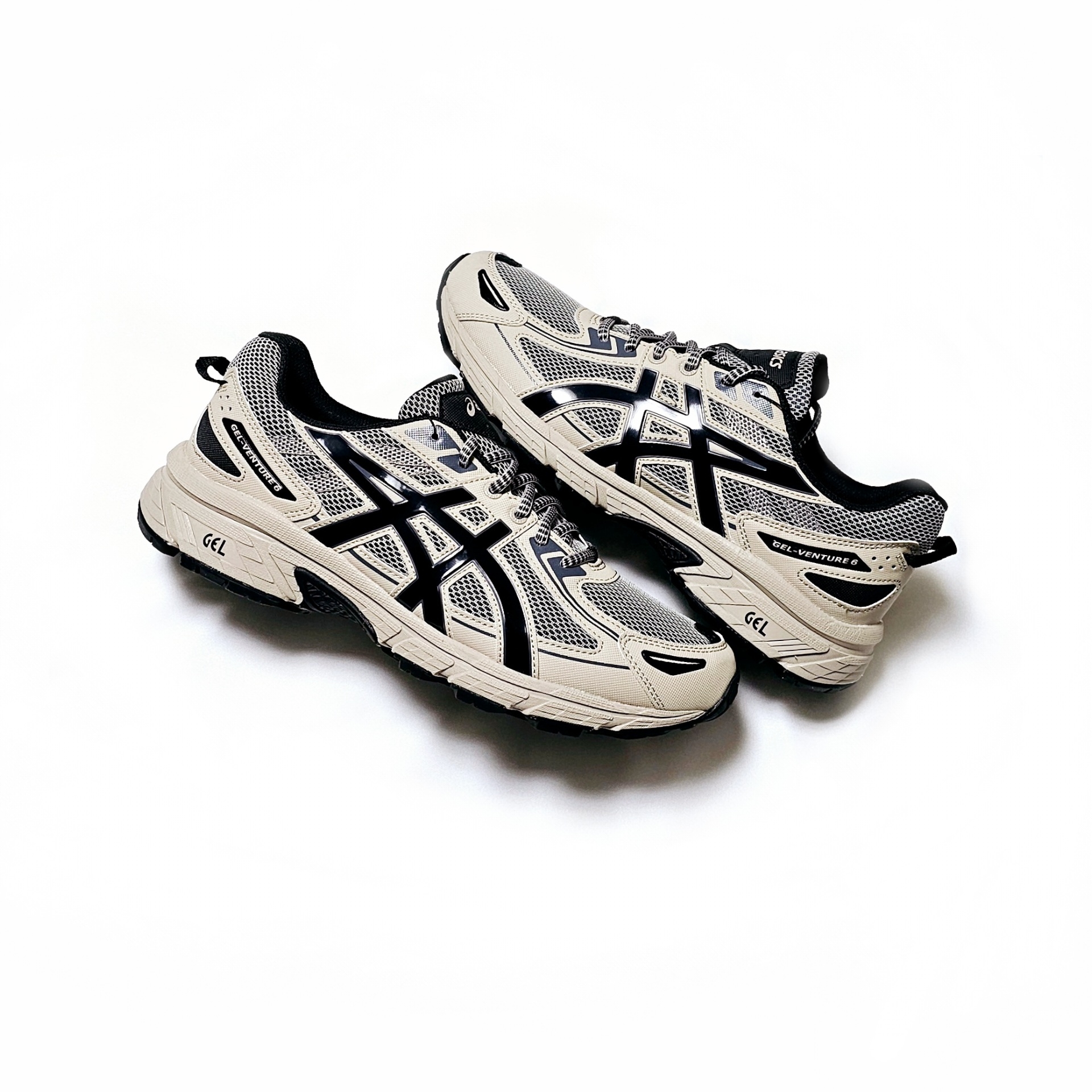 Asics Gel-Venture 6 Feather Grey Black 착용 스타일 - 5