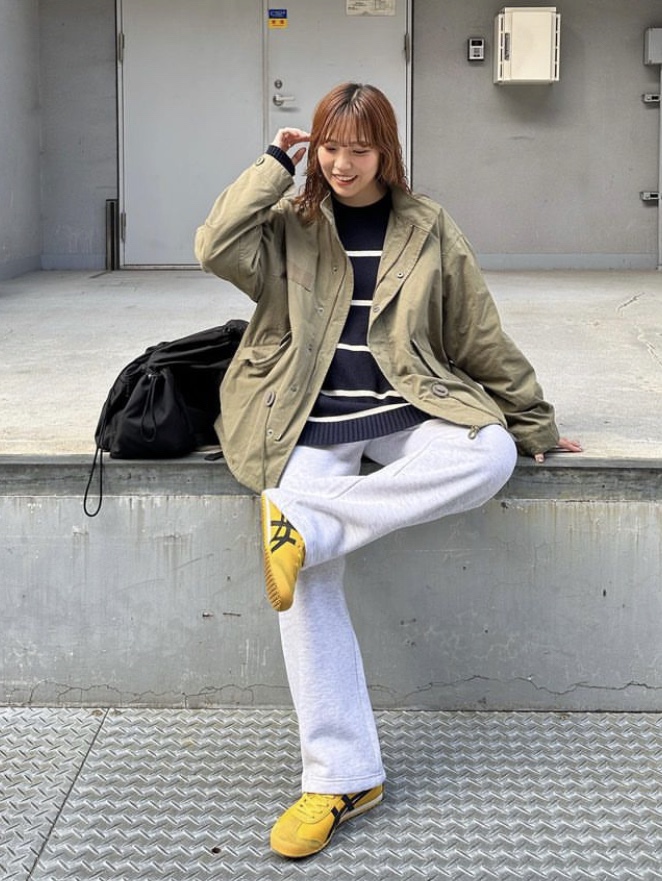 Onitsuka Tiger Mexico 66 Yellow Black 착용 스타일 - 3