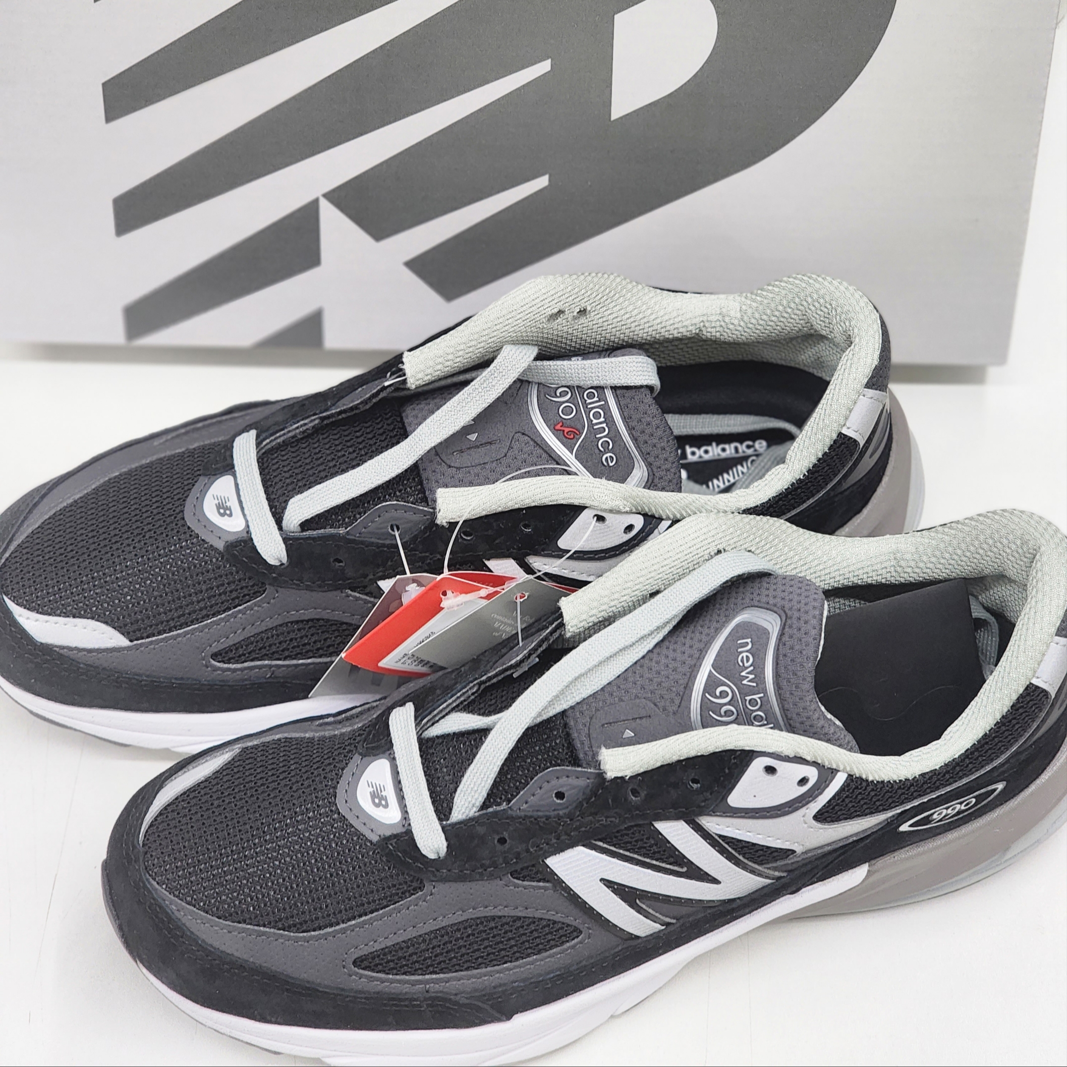 New Balance 990v6 Made in USA Black White 착용 스타일 - 4