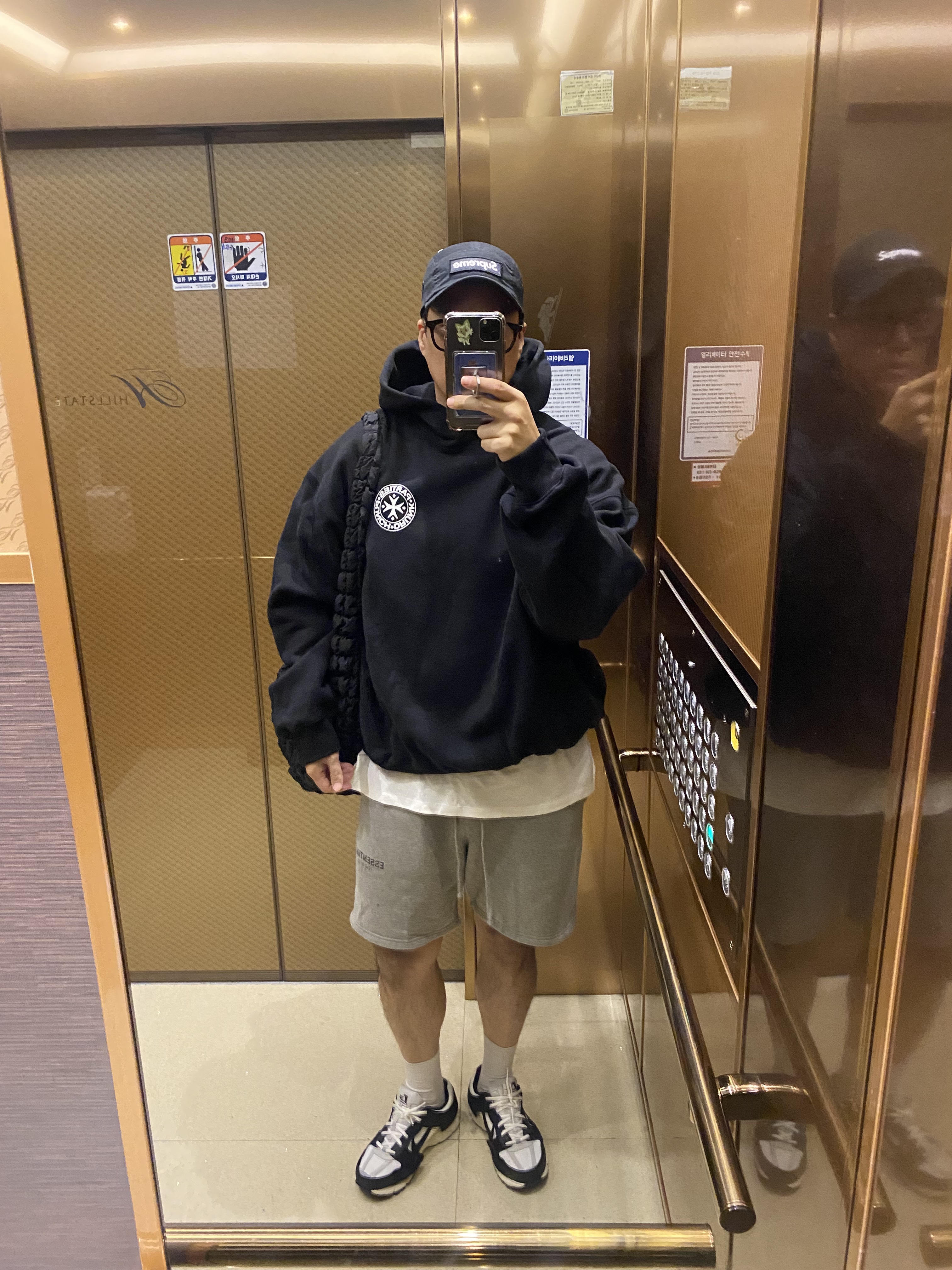 Supreme Military Camp Cap Black - 21FW, (W) Nike Zoom Vomero 5 Wolf Grey and Black 착용 스타일