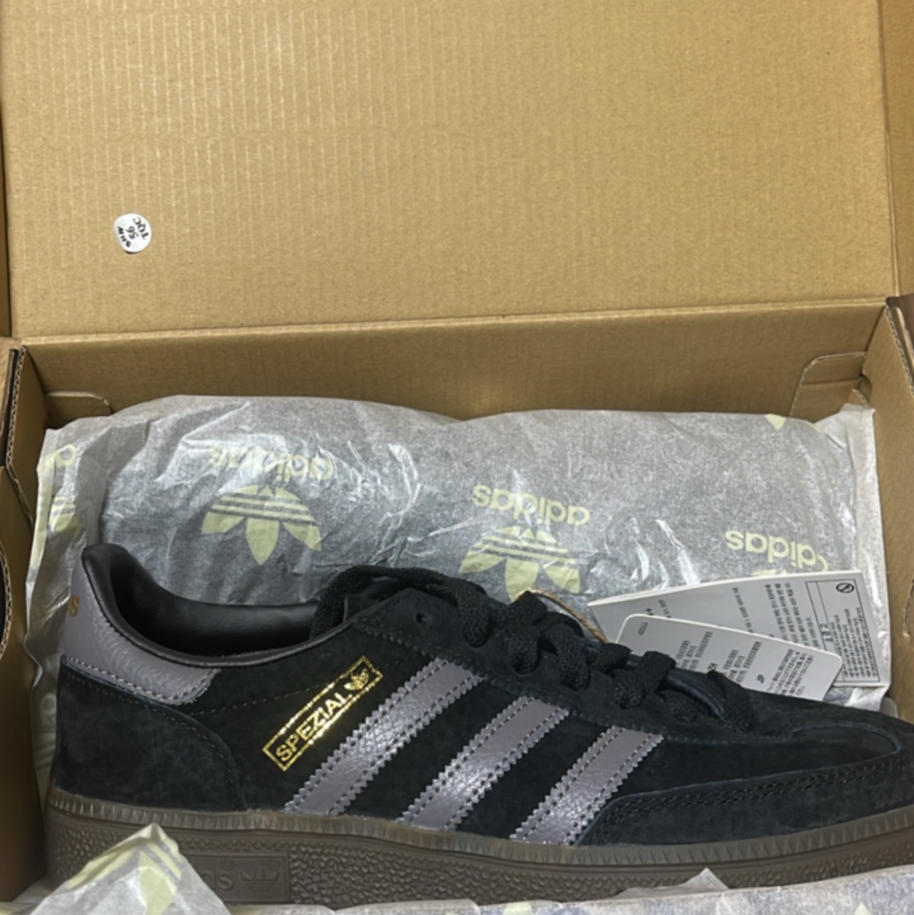Adidas Spezial Handball Core Black Gum 착용 스타일