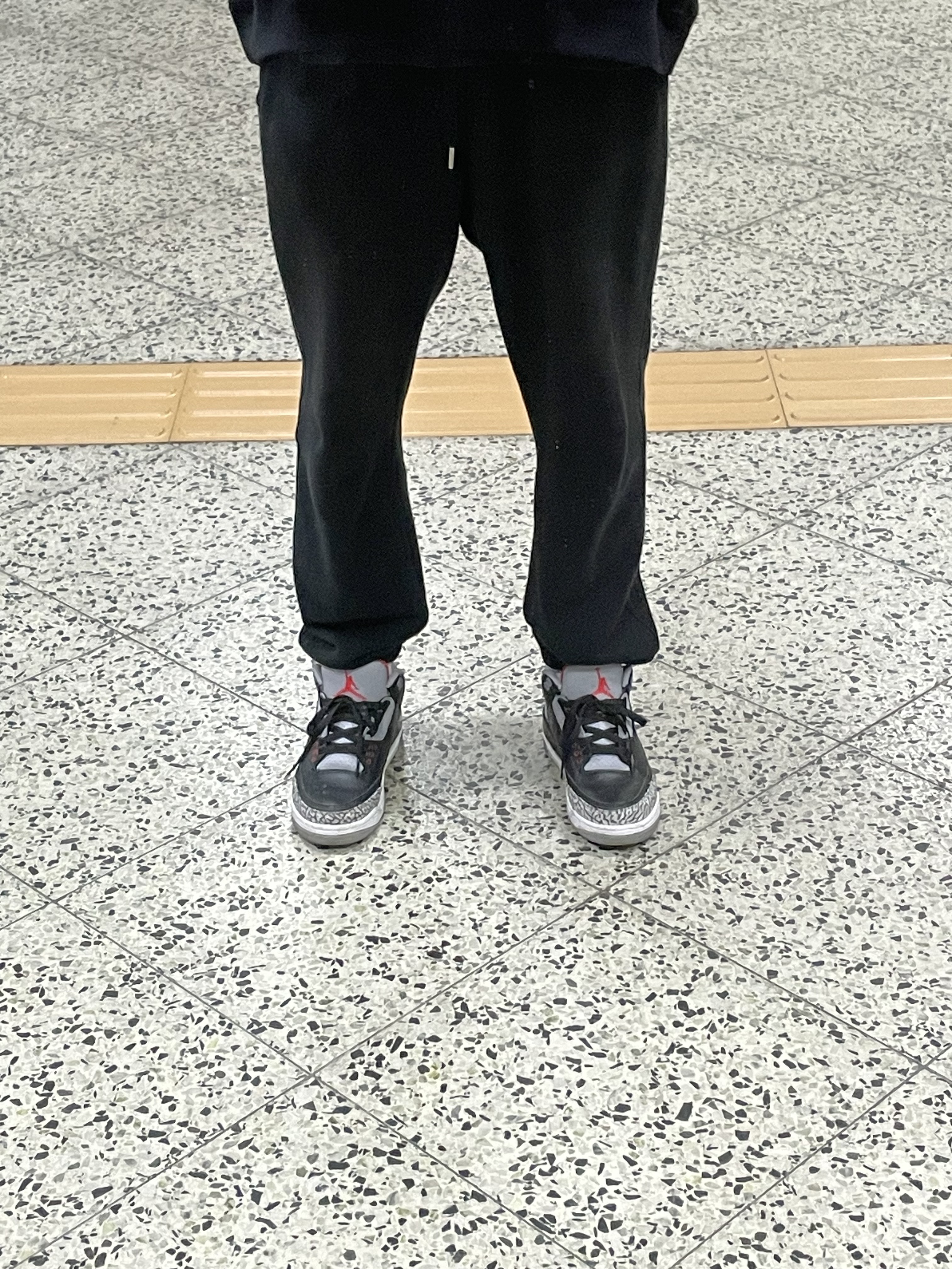 Jordan 3 Retro OG Black Cement 2018 착용 스타일 - 2