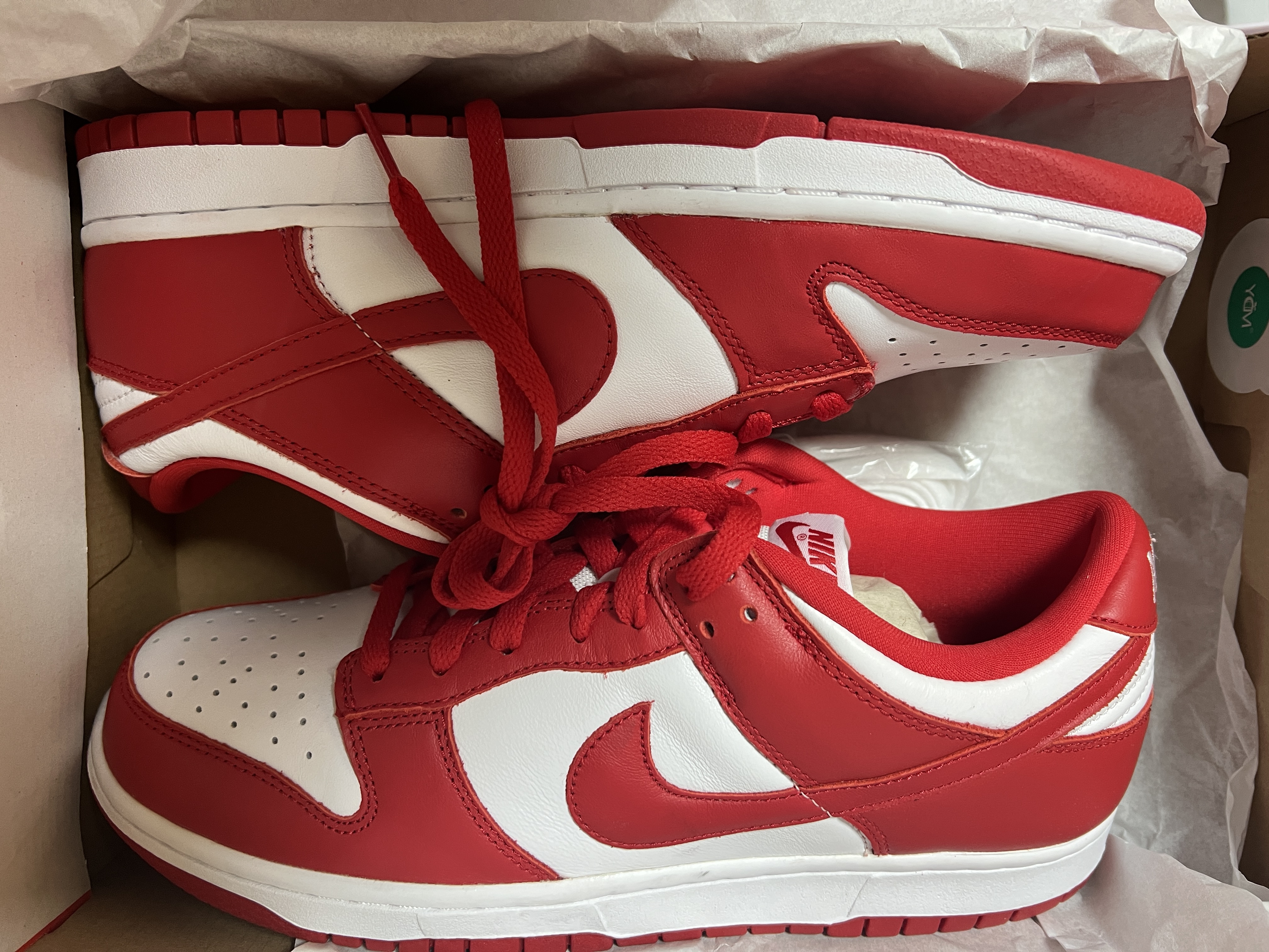 Nike Dunk Low Retro PRM University Red Black 착용 스타일