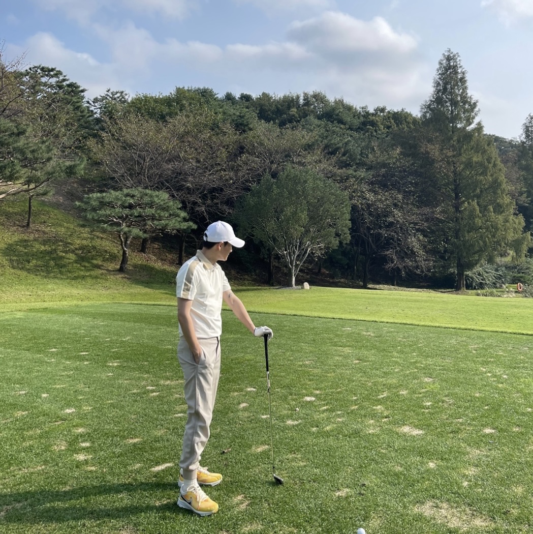 Nike Air Zoom Infinity Tour NEXT% NRG Wide Topaz Gold Phantom 착용 스타일 - 1