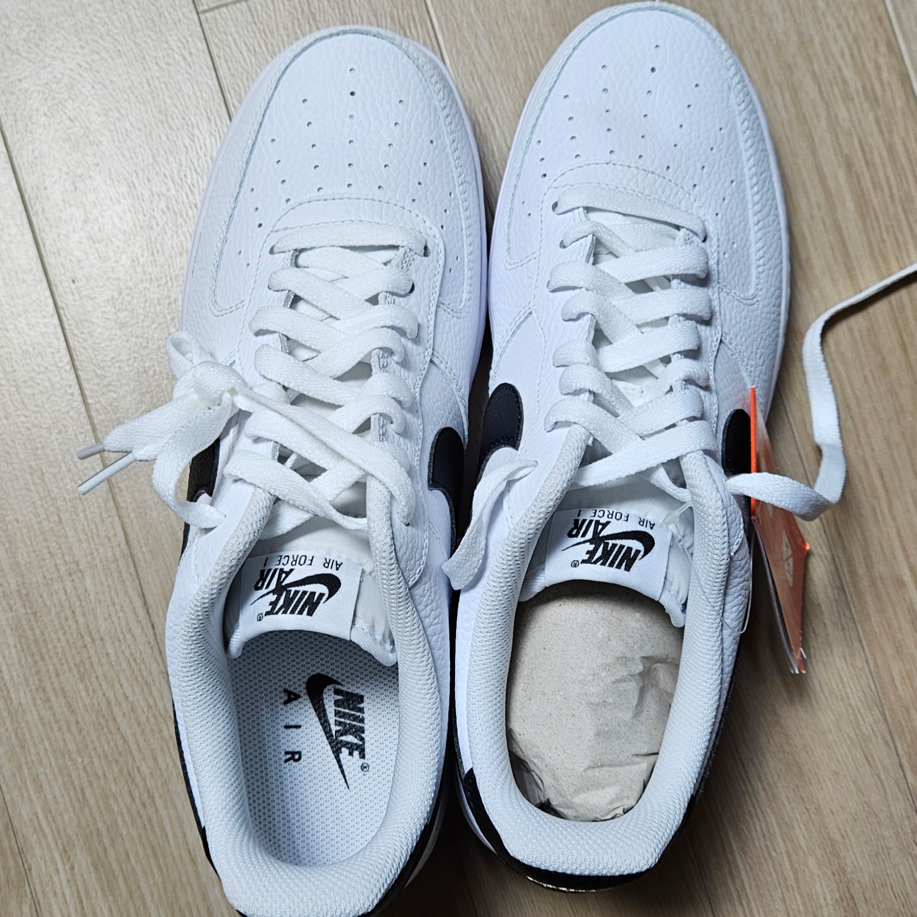 Nike Air Force 1 '07 White Black 착용 스타일