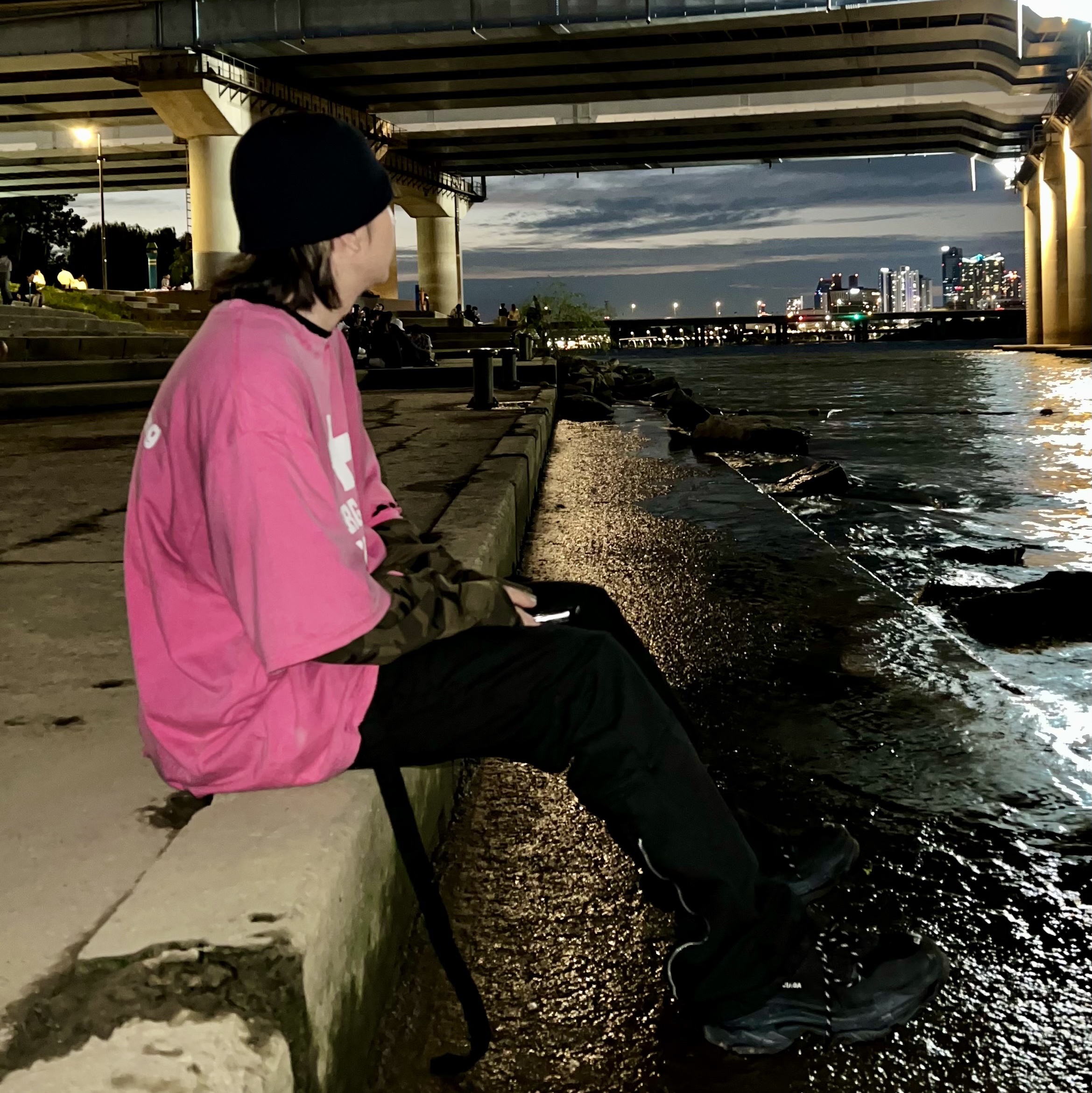 Project G/R Orgasm Donor T-Shirt Dirty Pink, Balenciaga Triple S Sneakers Clear Sole Black 착용 스타일 - 4