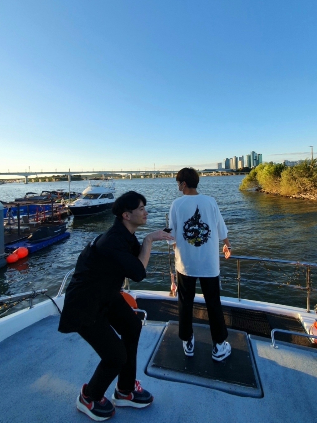 Wooyoungmi Cotton Back Logo Shirt Black - 22FW, Nike x Sacai x Undercover LDWaffle Midnight Spruce University Red 착용 스타일