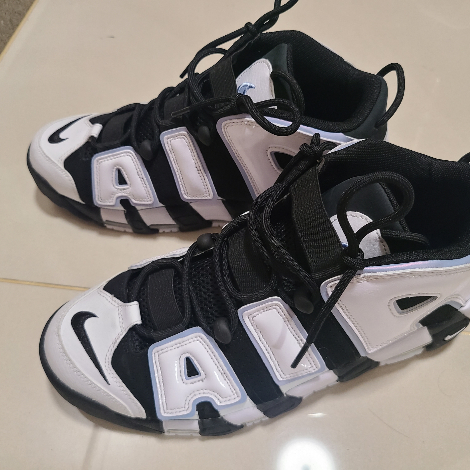Nike Air More Uptempo 96 Cobalt Bliss 착용 스타일 - 1