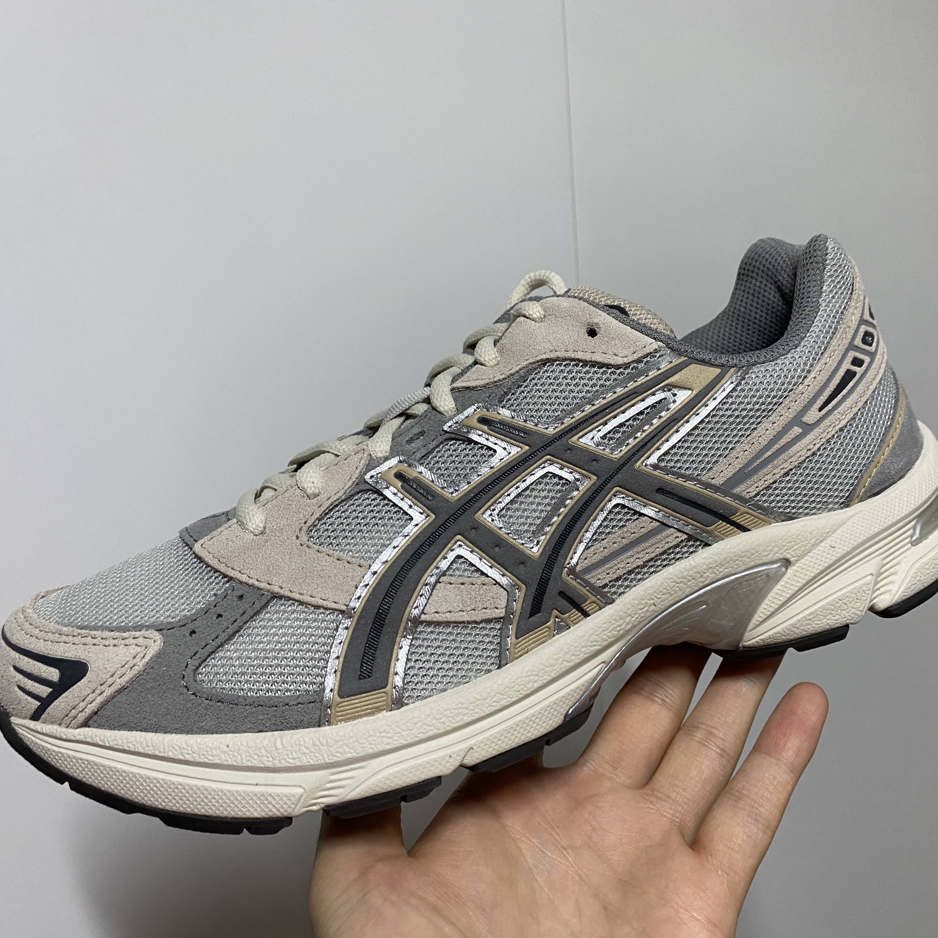 Asics Gel-1130 Oyster Grey Clay Grey 착용 스타일