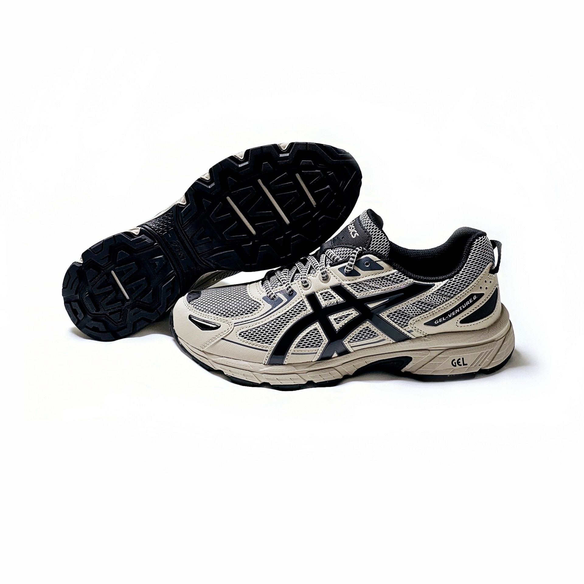 Asics Gel-Venture 6 Feather Grey Black 착용 스타일 - 1