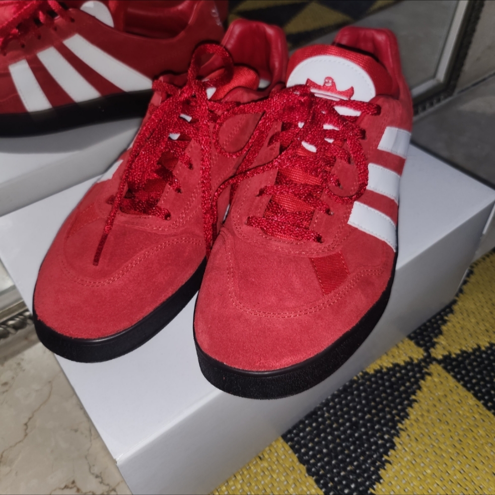 Adidas x Mark Gonzales Aloha Super Scarlet 착용 스타일 - 2