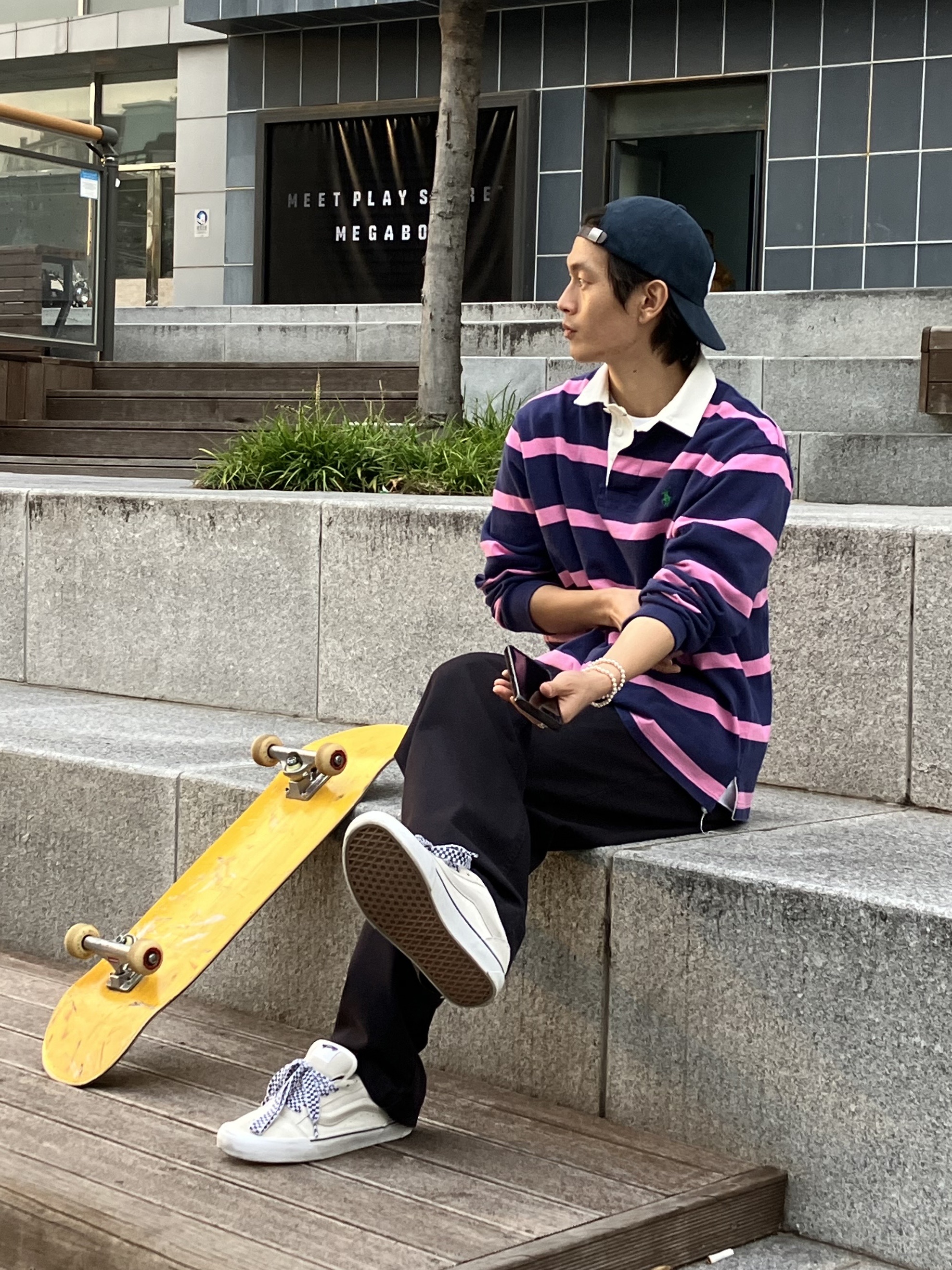 Vans Vault Knu-Skool VLT LX Suede Marshmallow 착용 스타일 - 2